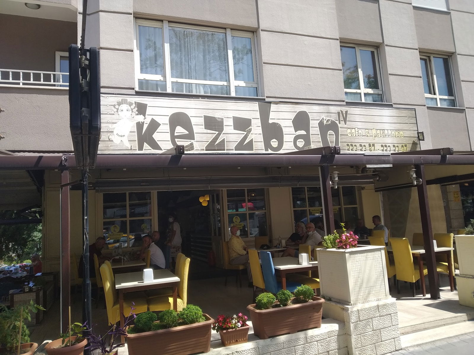 Kezzban Cafe & Patisserie