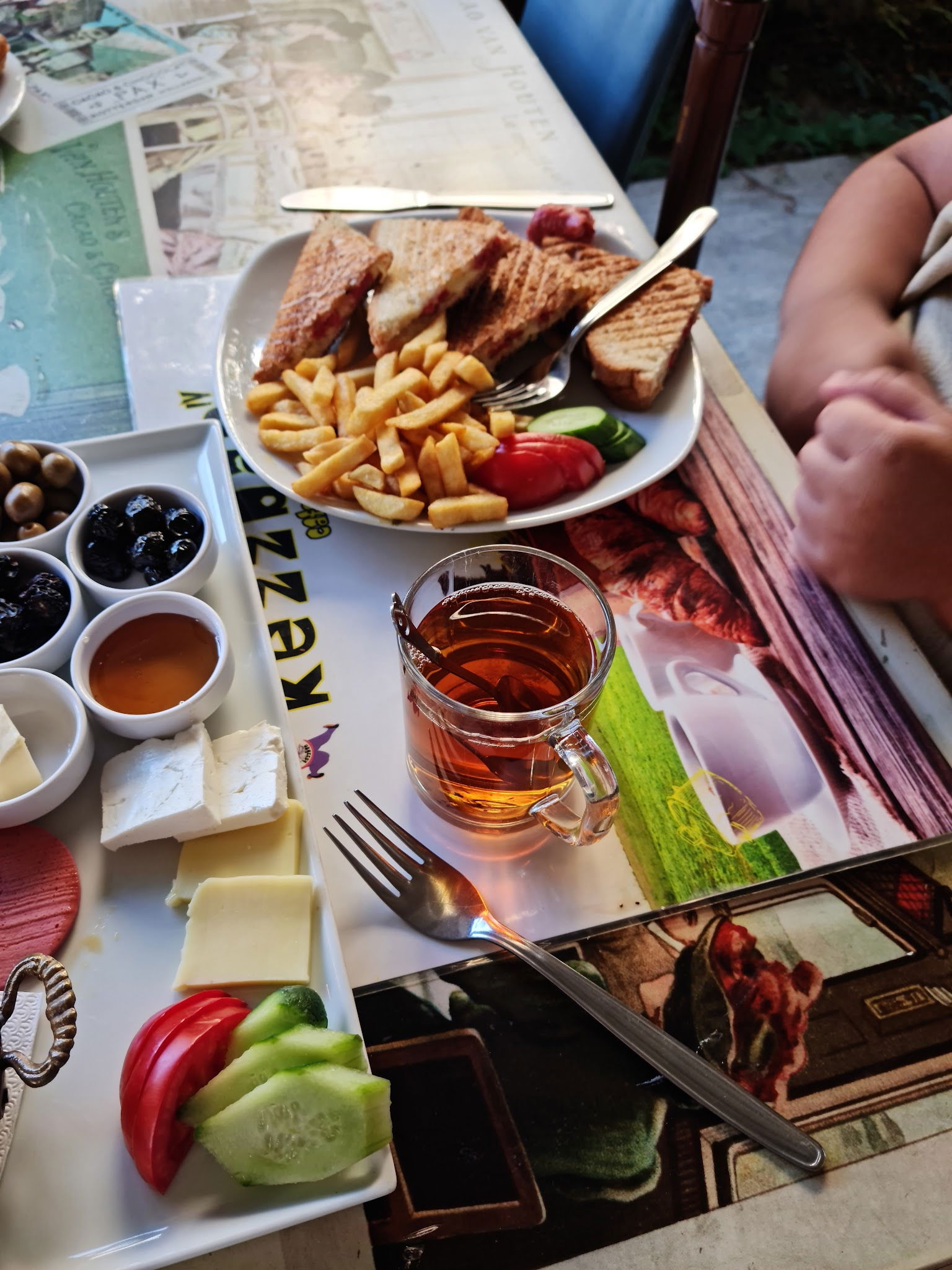 Kezzban Cafe & Patisserie