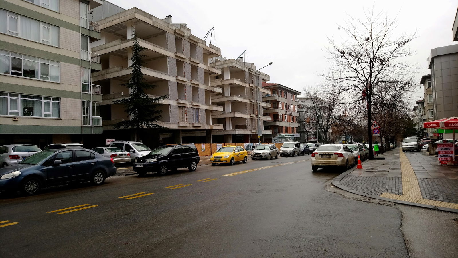 Kezzban Cafe & Patisserie