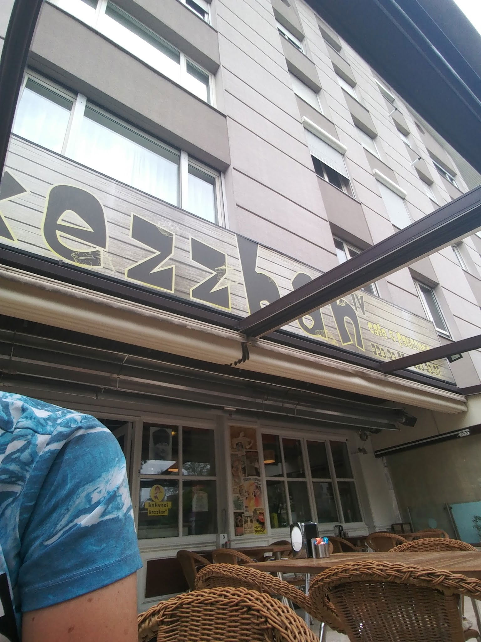 Kezzban Cafe & Patisserie