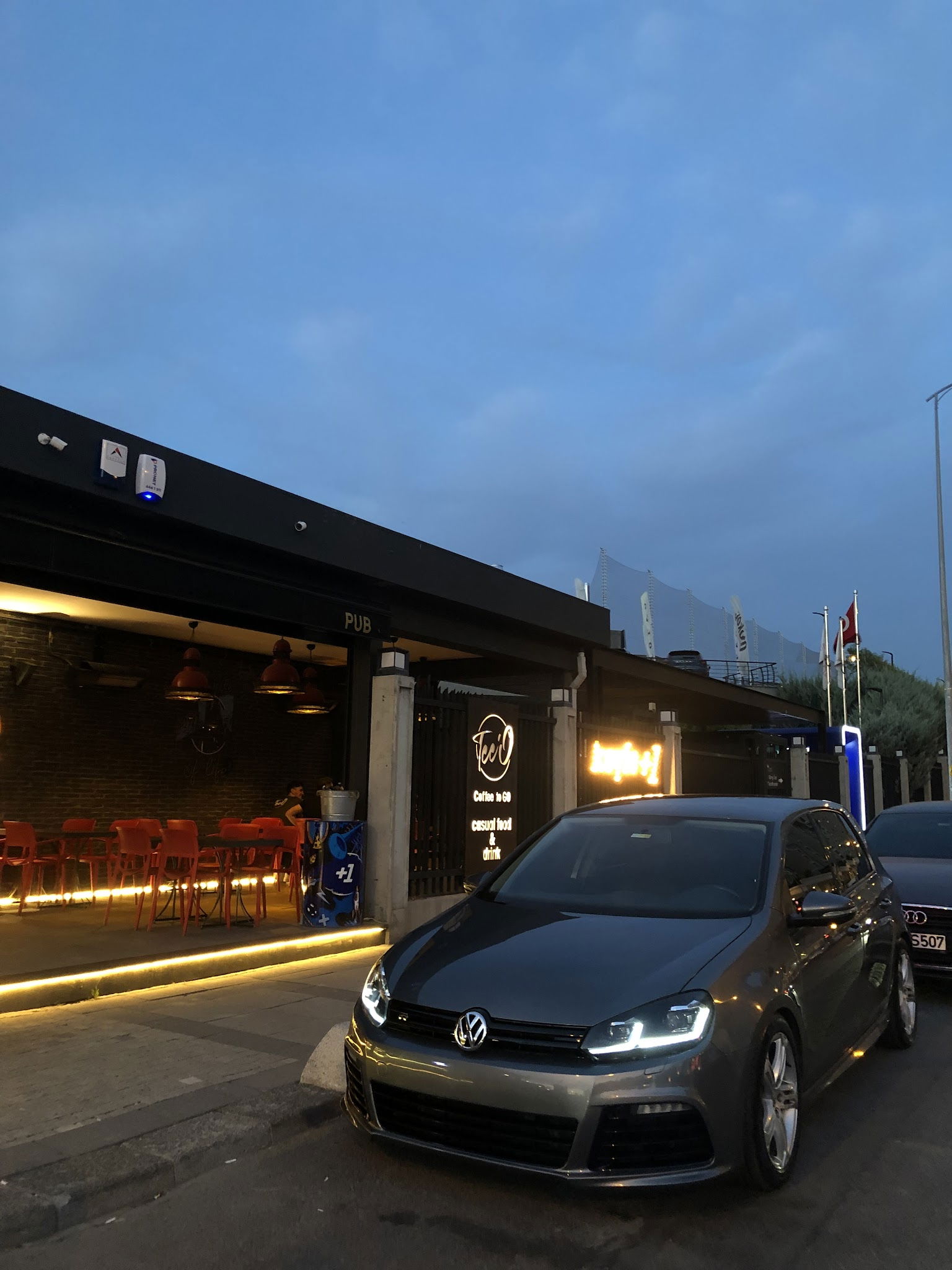 Teeo Restaurant & Pub