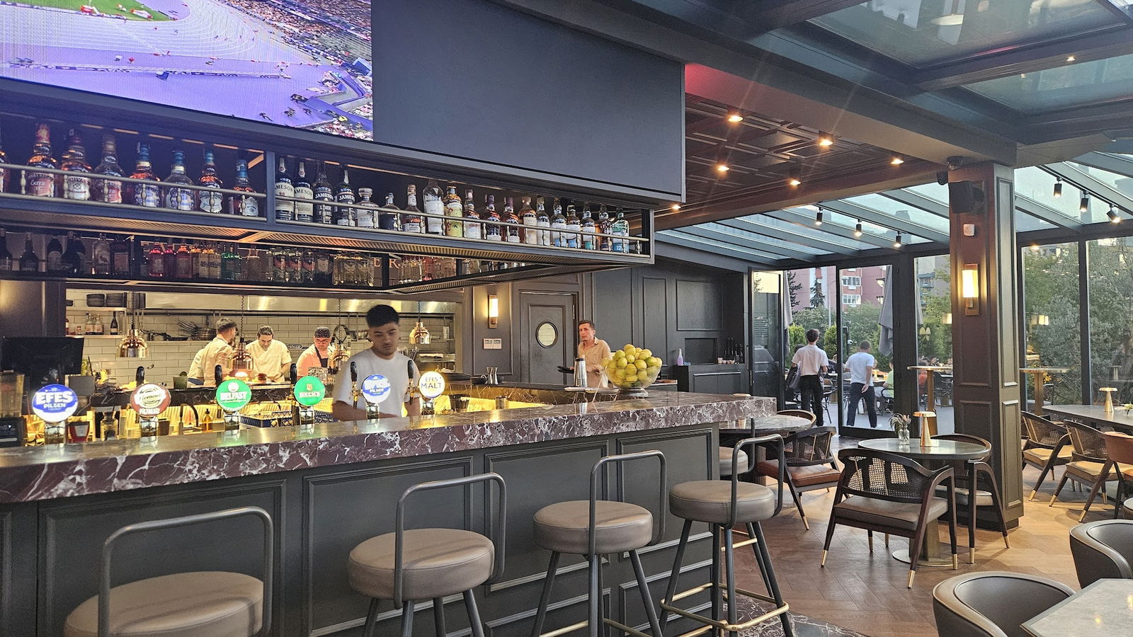 Teeo Restaurant & Pub