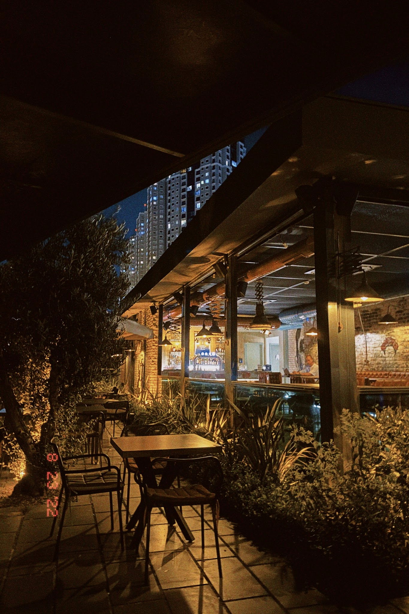 Teeo Restaurant & Pub