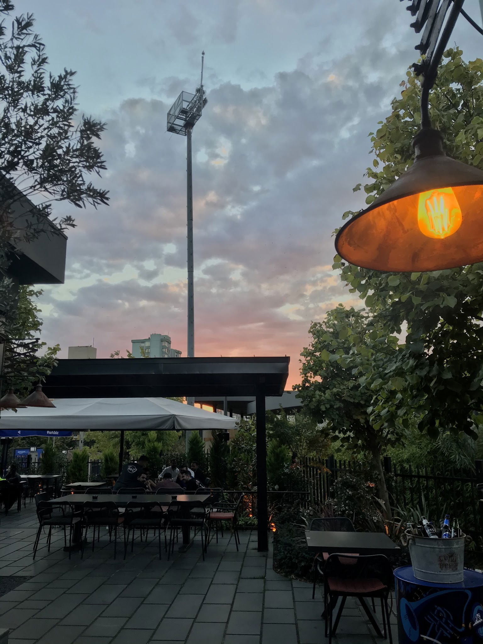 Teeo Restaurant & Pub