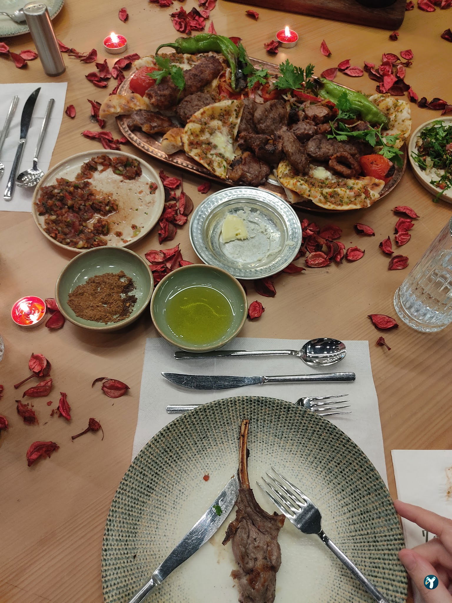 Zahter Tepsi Et & Kebap