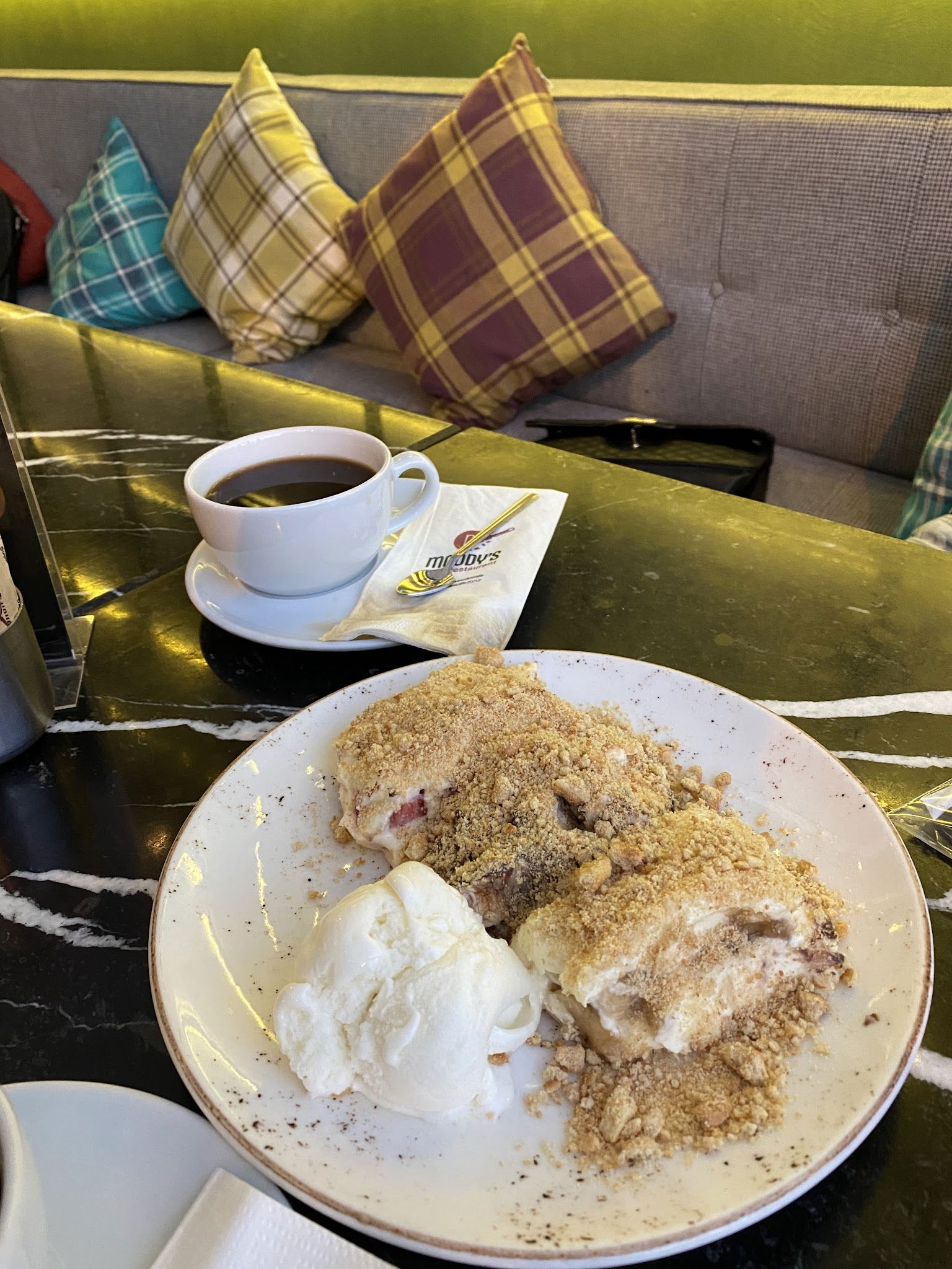 Moody'S Cafe & Restaurant