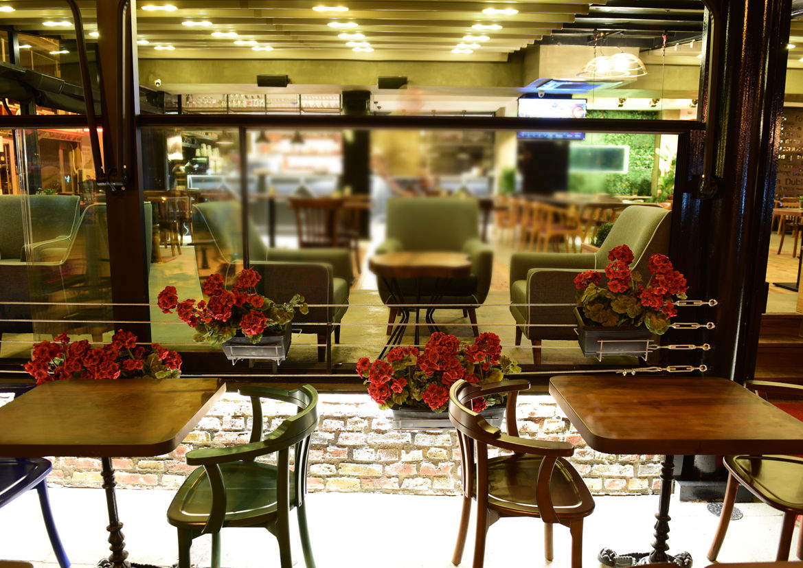 Moody'S Cafe & Restaurant