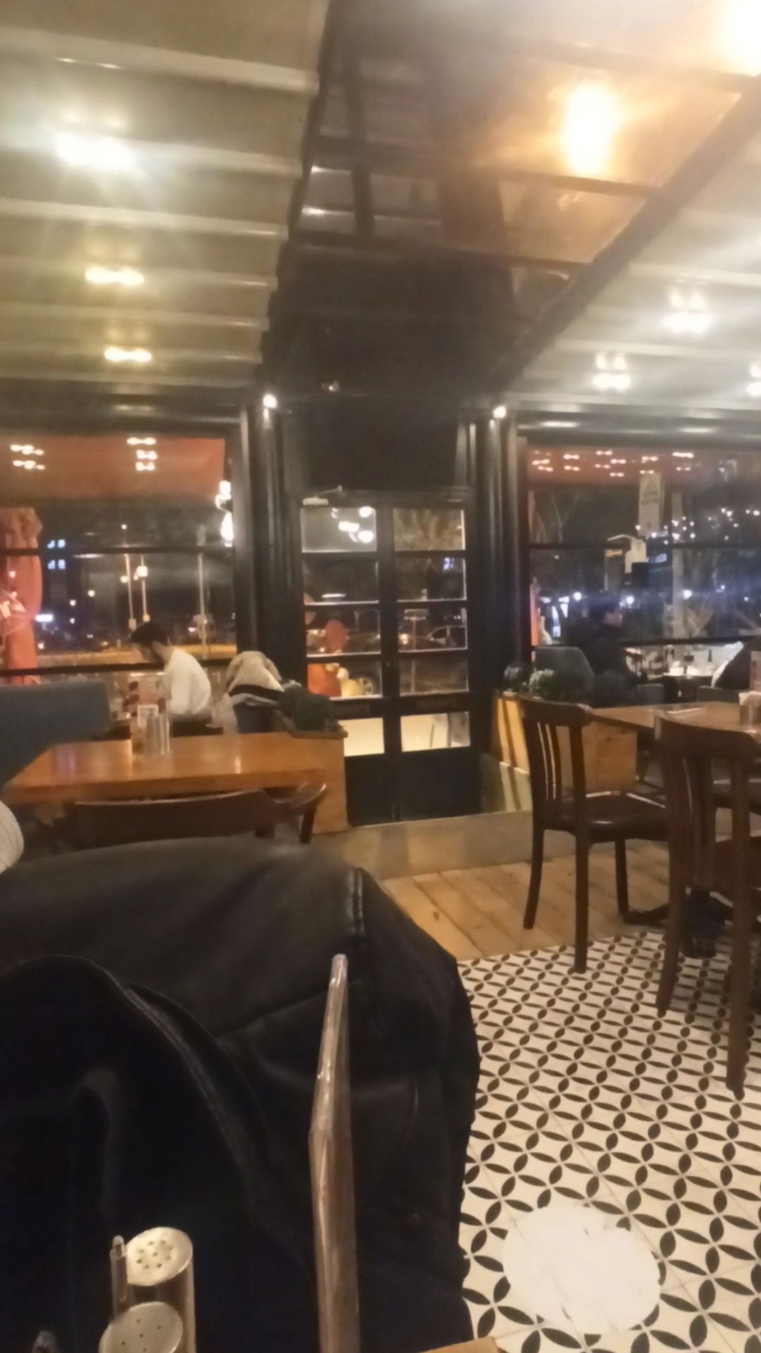 Moody'S Cafe & Restaurant