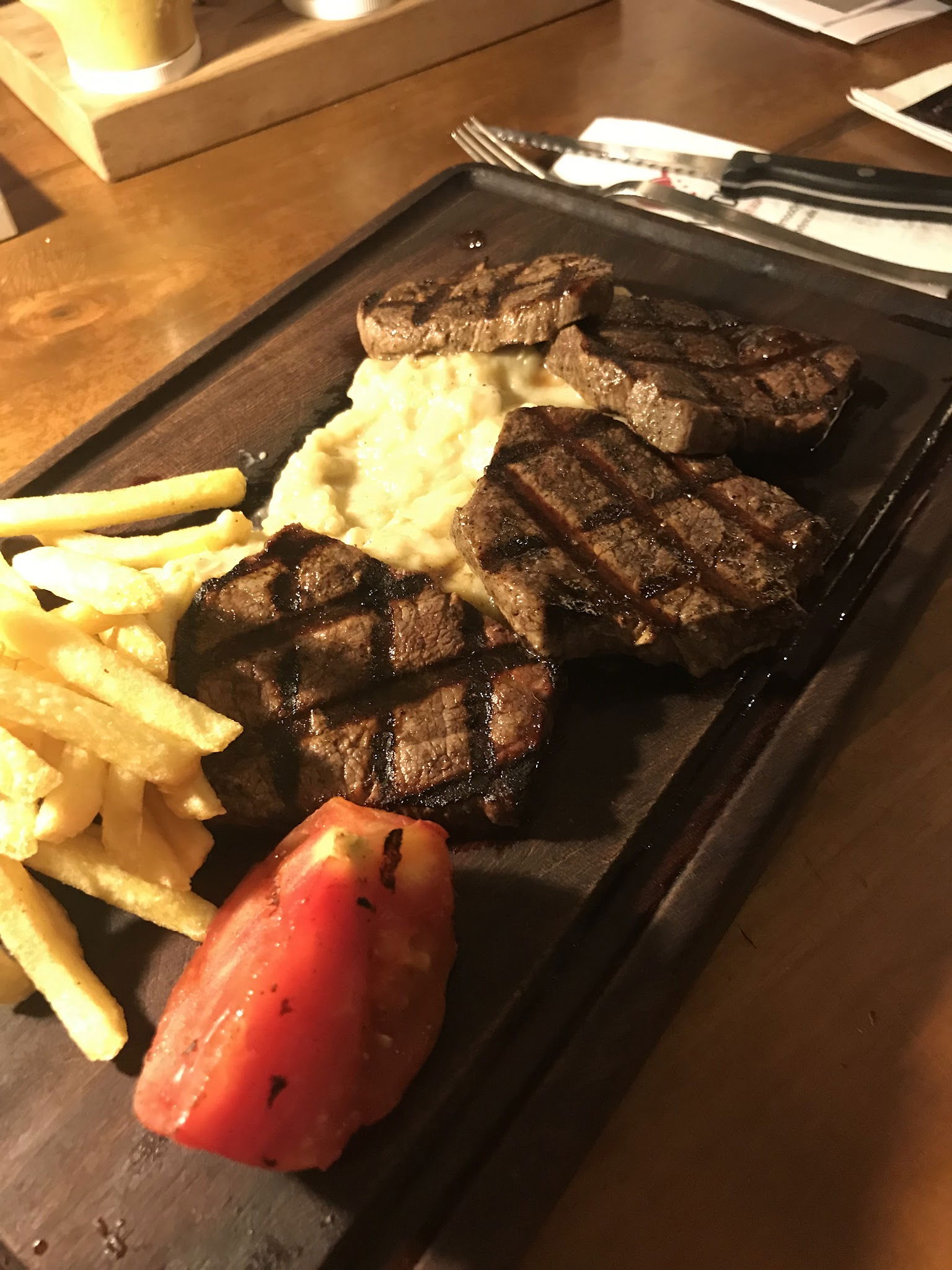 Moody'S Cafe & Restaurant