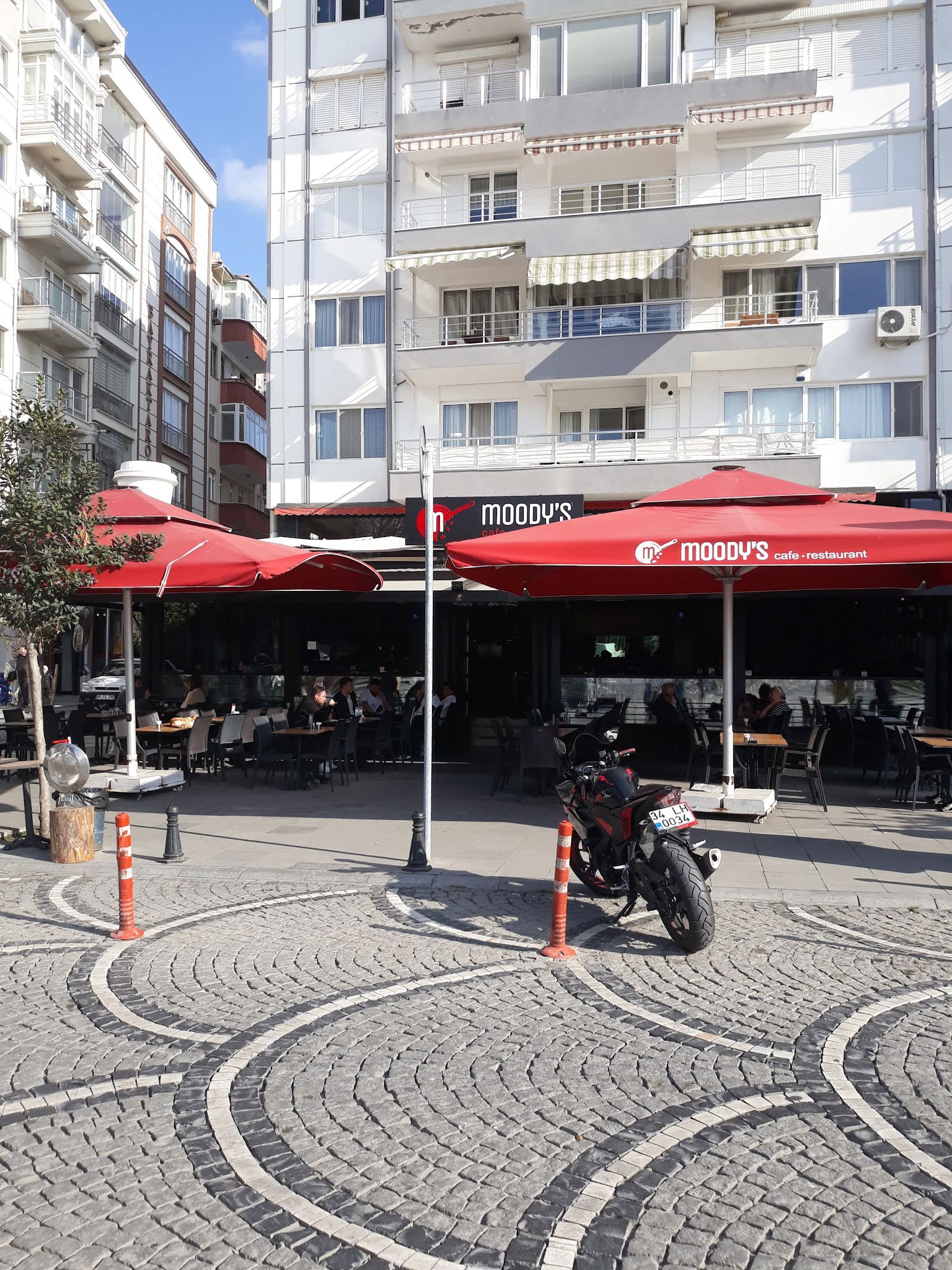 Moody'S Cafe & Restaurant