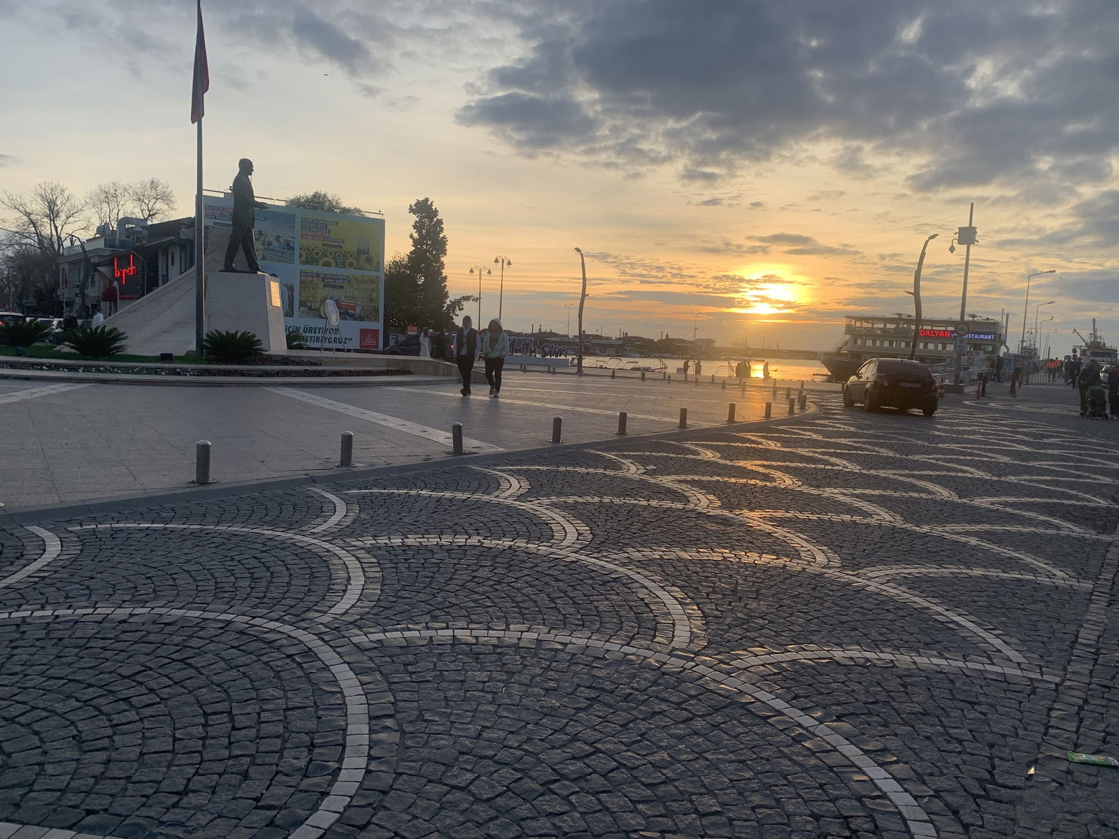 Moody'S Cafe & Restaurant