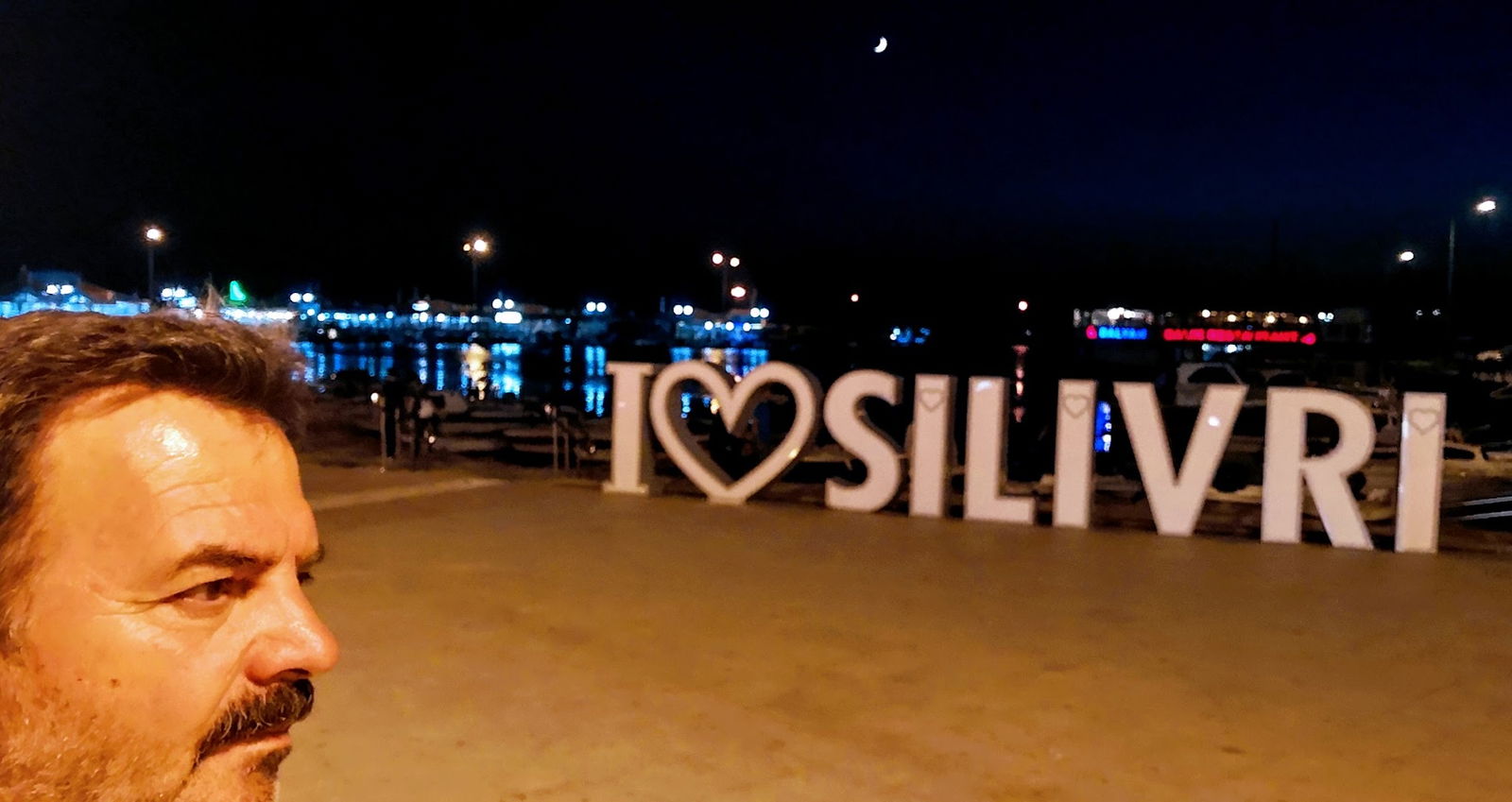 Moody'S Cafe & Restaurant