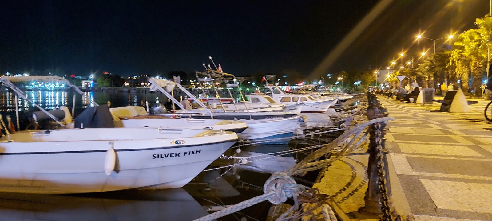 Moody'S Cafe & Restaurant