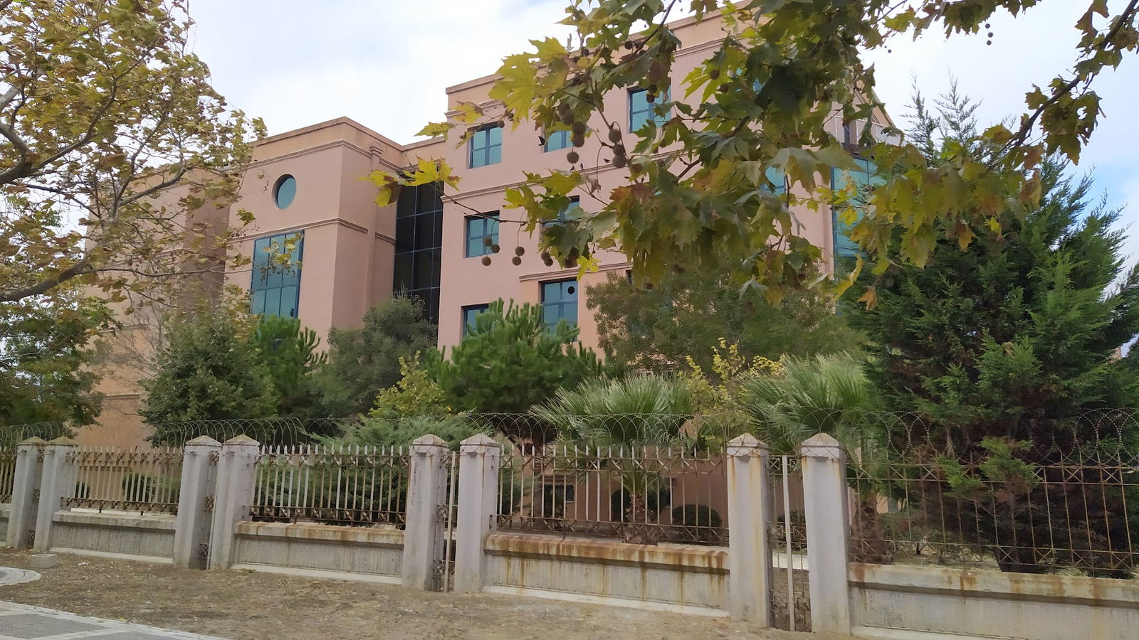 Pier Cafe & Restaurant