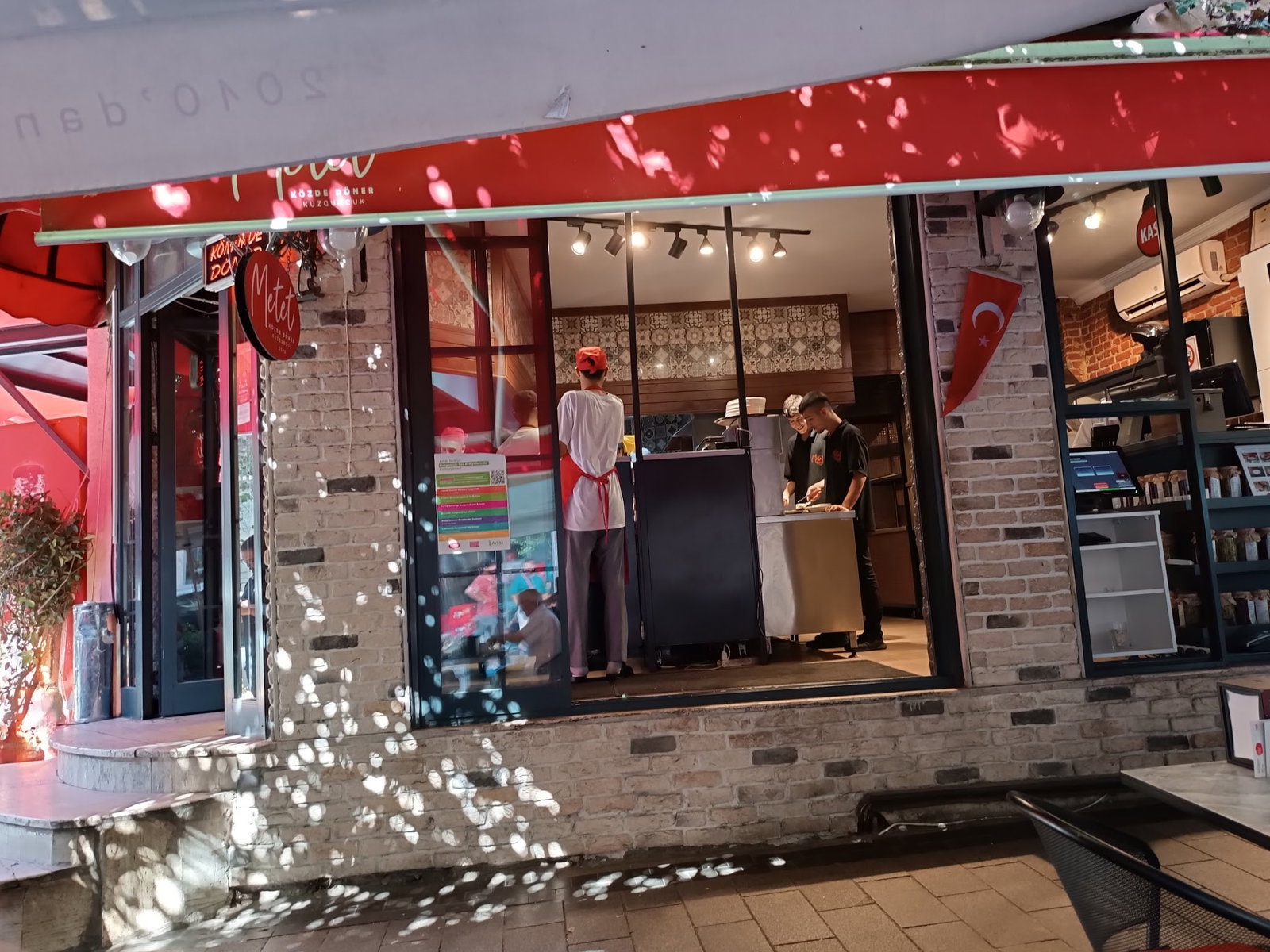 Metet Közde Döner, Kuzguncuk