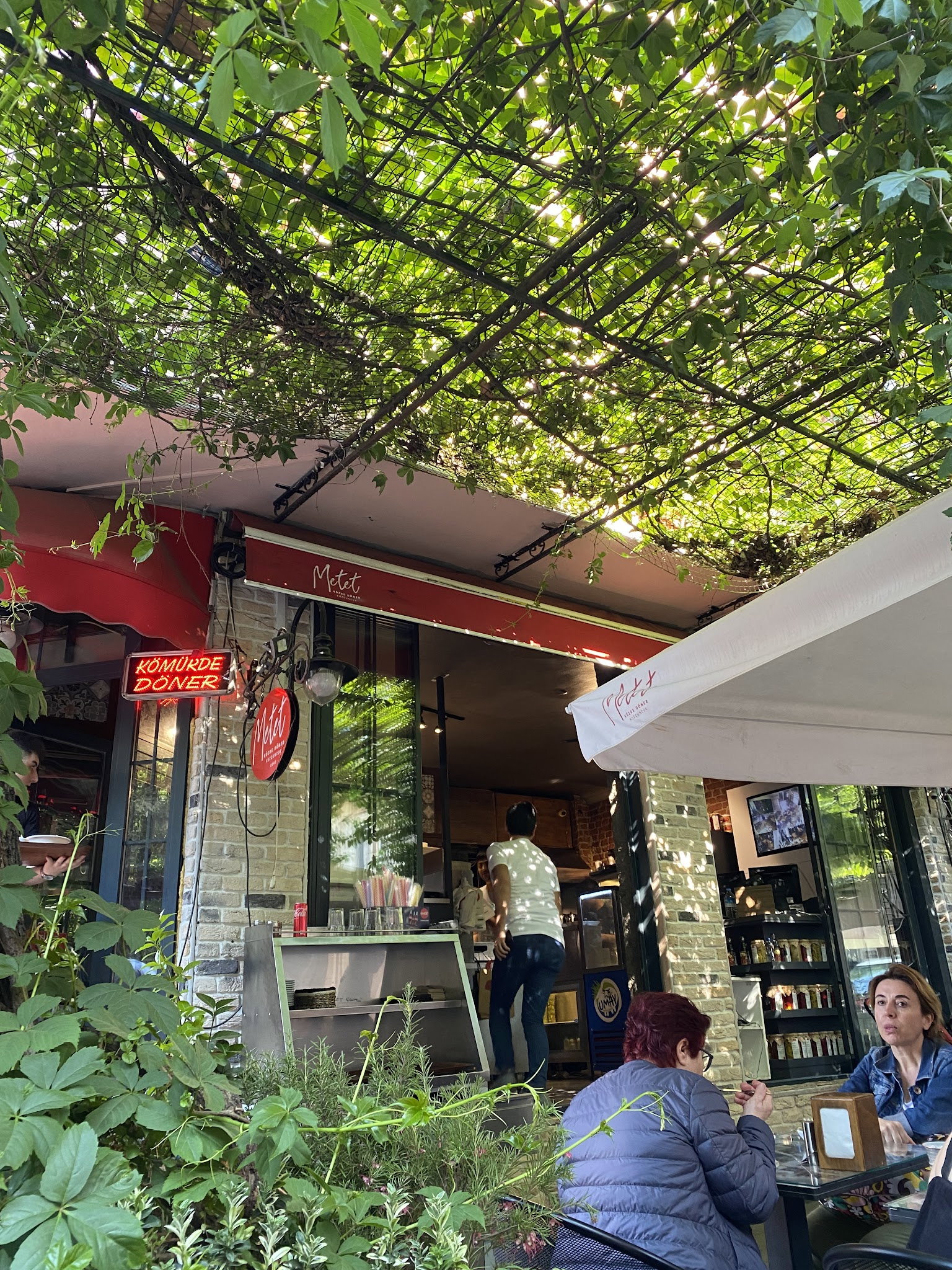 Metet Közde Döner, Kuzguncuk