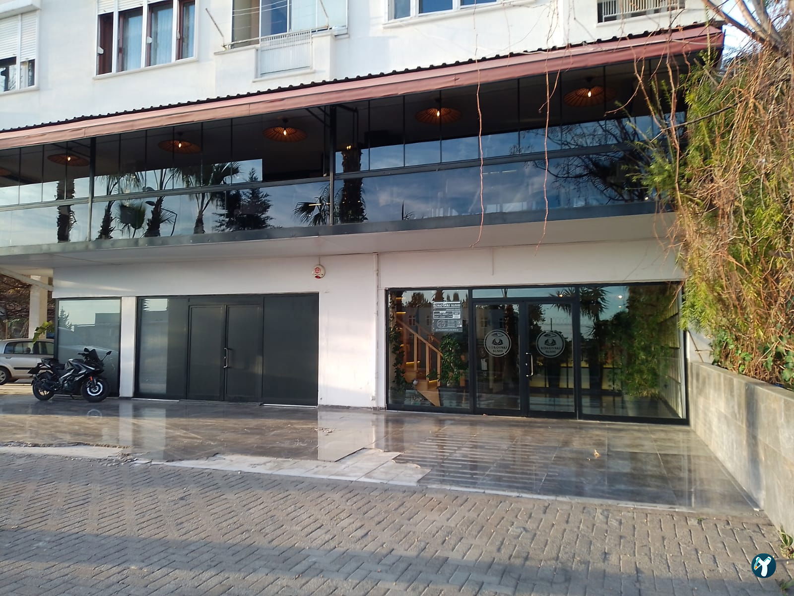 Kokoyaki̇ Sushi̇ Lara