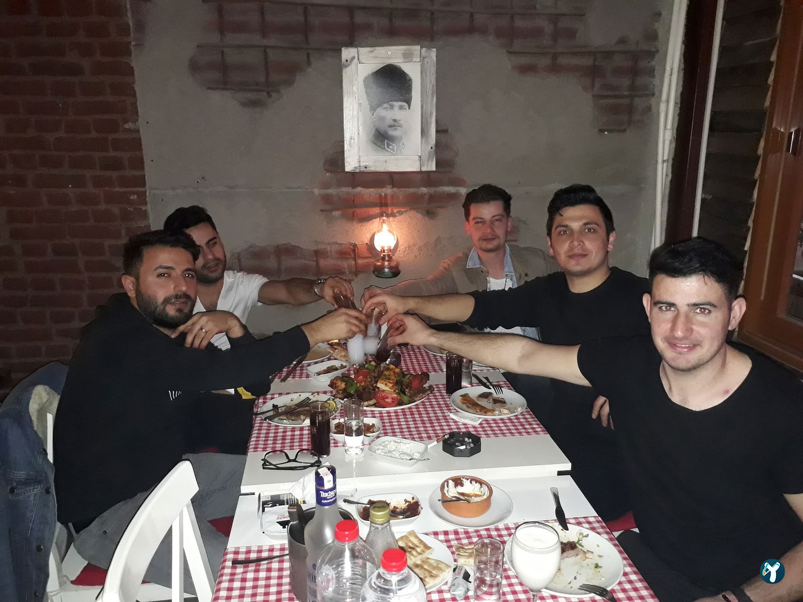 Gecekondu Meyhanesi