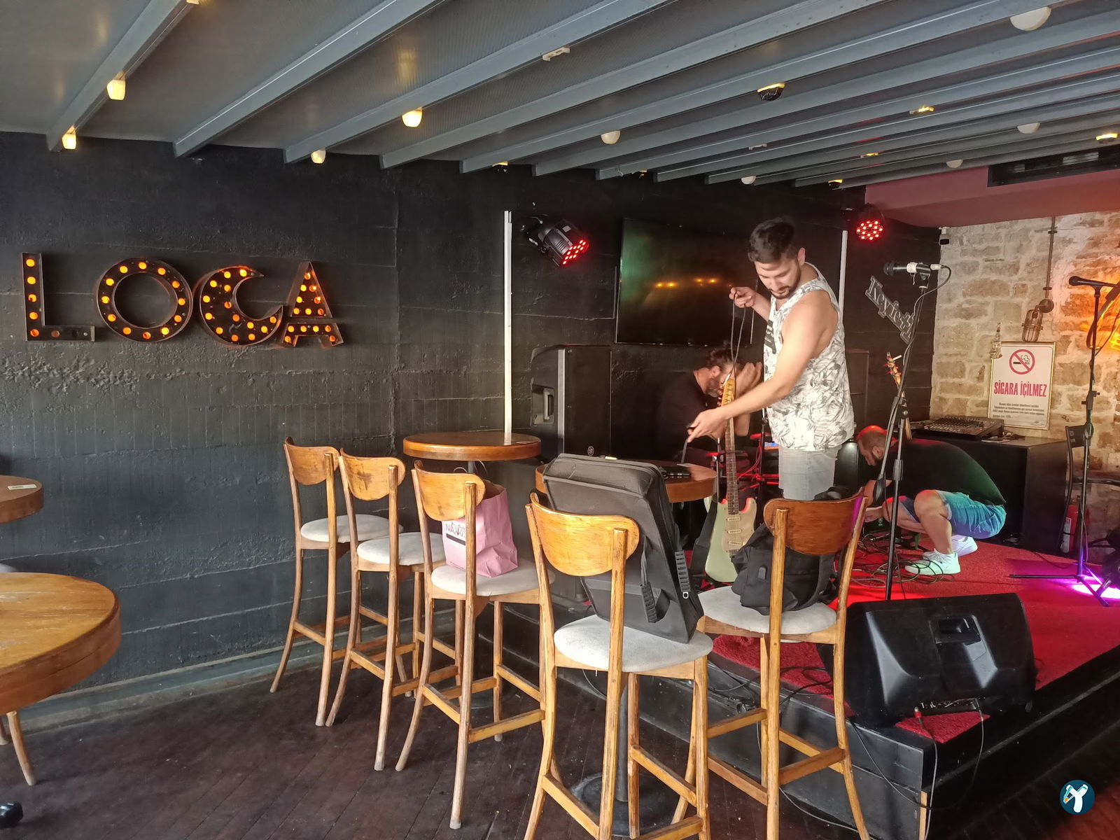 Loca Bar