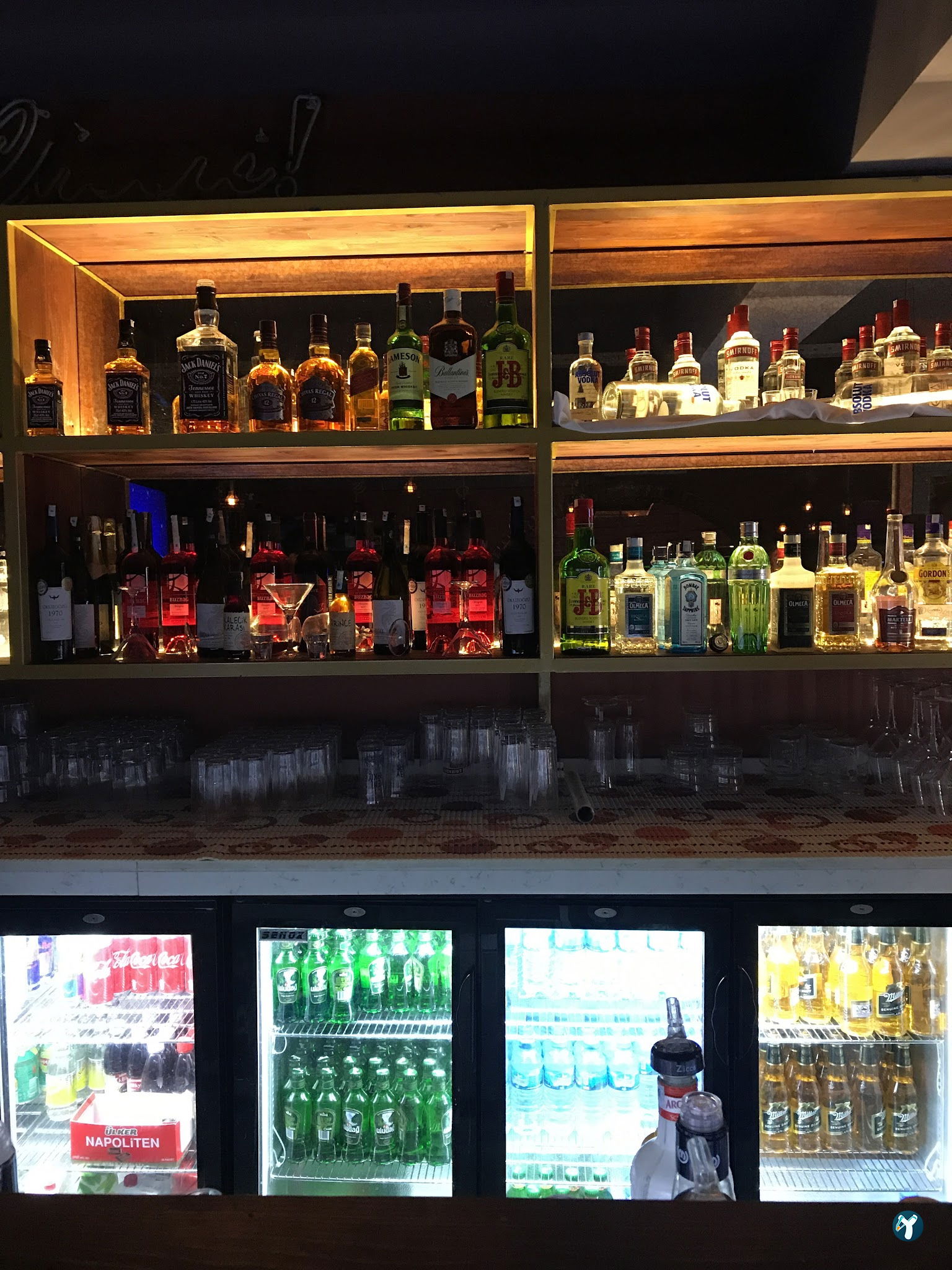 Loca Bar