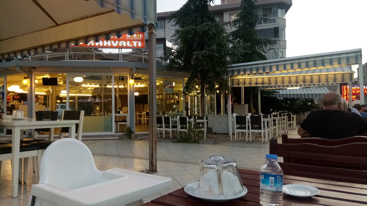 İzmir Girit Lokantası