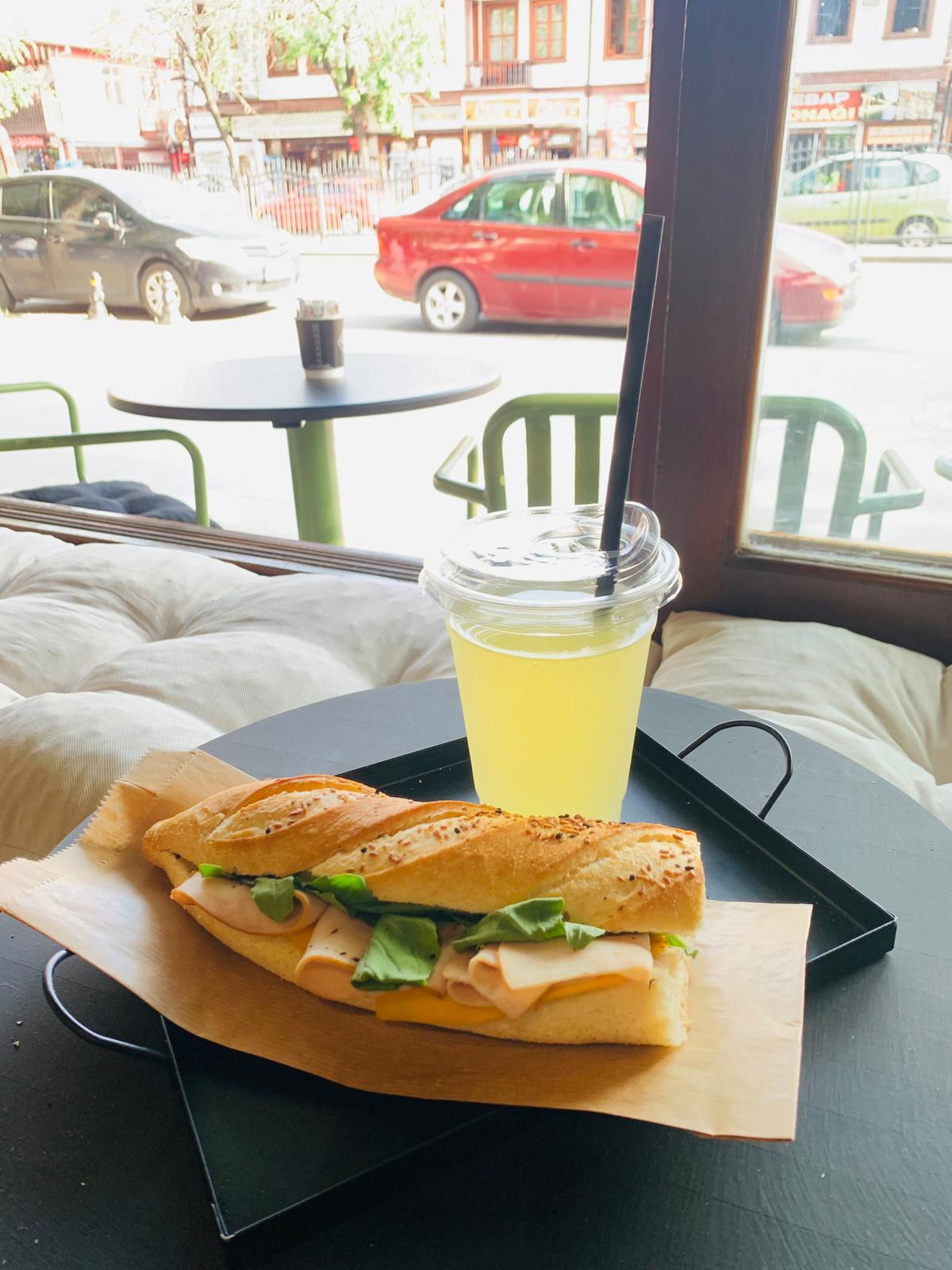 Pi̇ta Homemade Sandwich