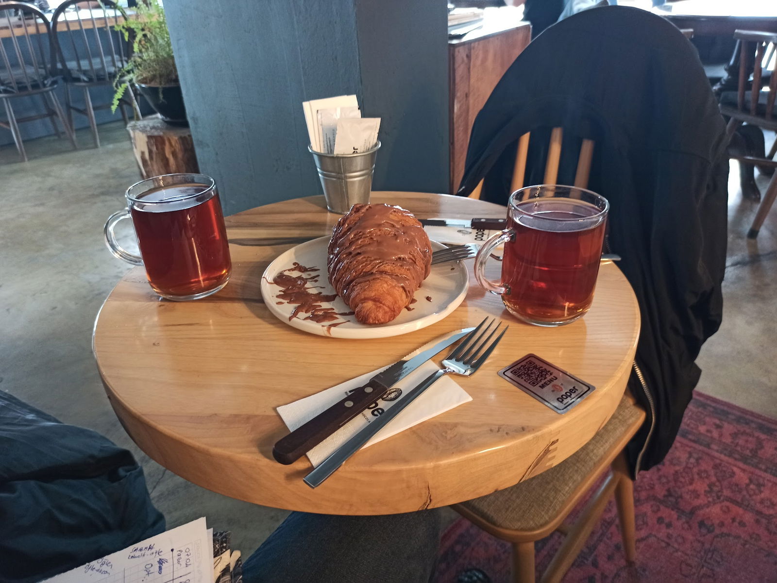 Paper Roasting Coffee & Chocolate - Bestekar