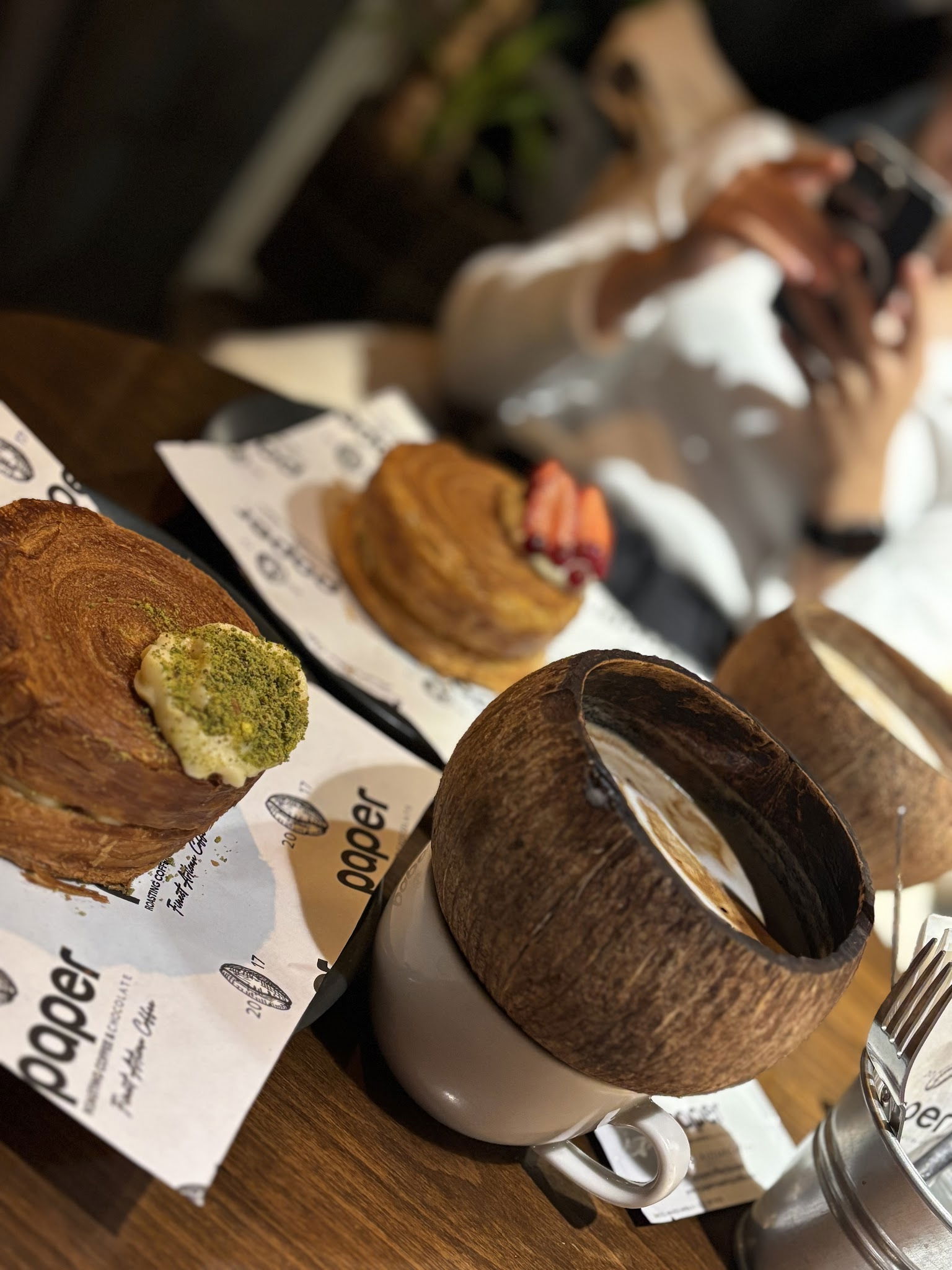 Paper Roasting Coffee & Chocolate - Bestekar