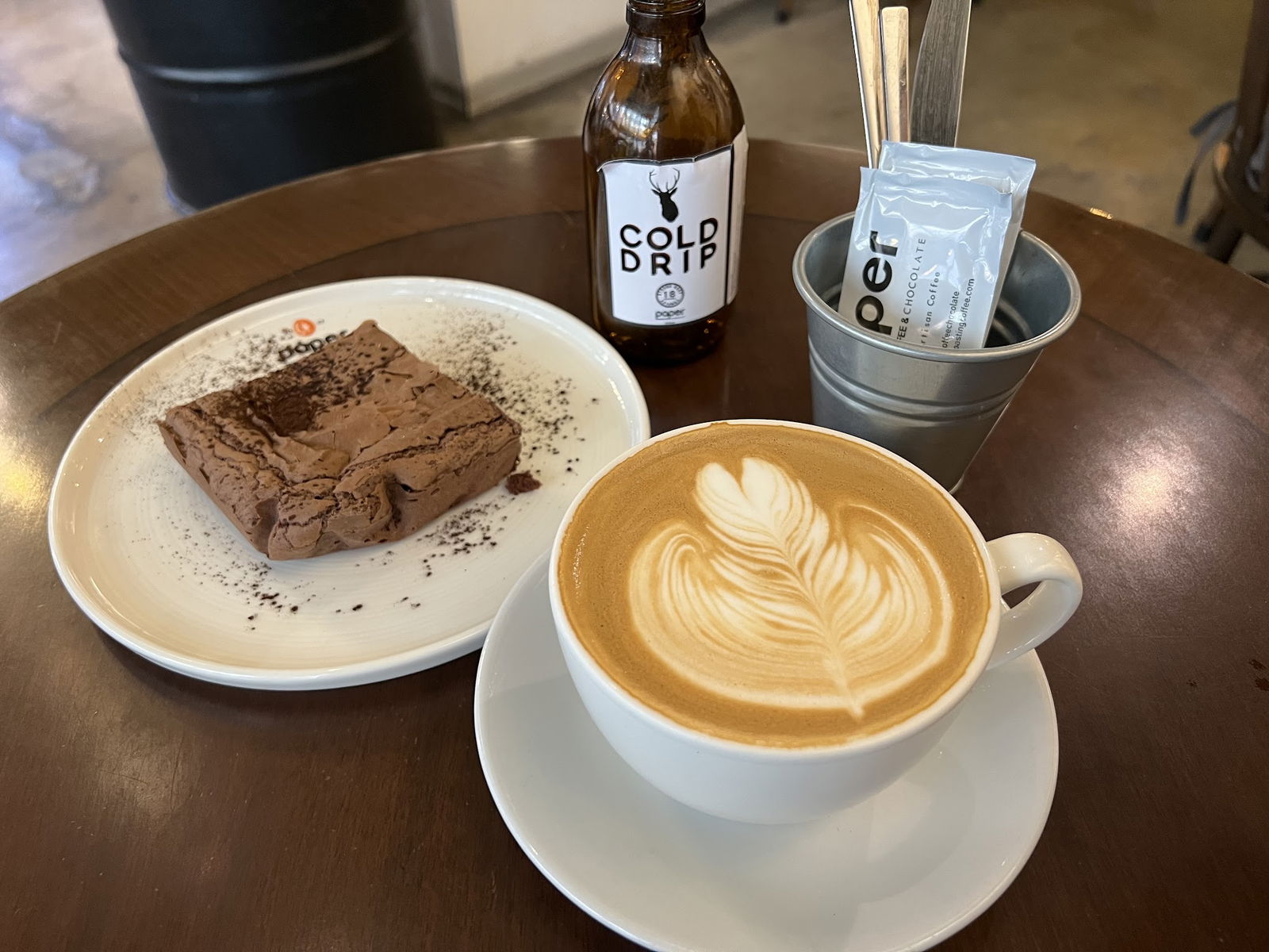 Paper Roasting Coffee & Chocolate - Bestekar