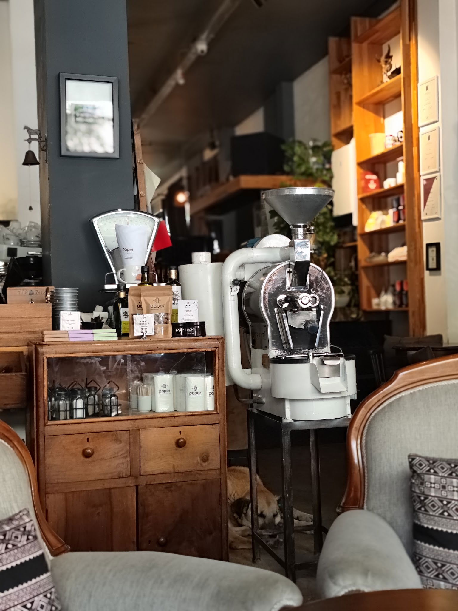 Paper Roasting Coffee & Chocolate - Bestekar