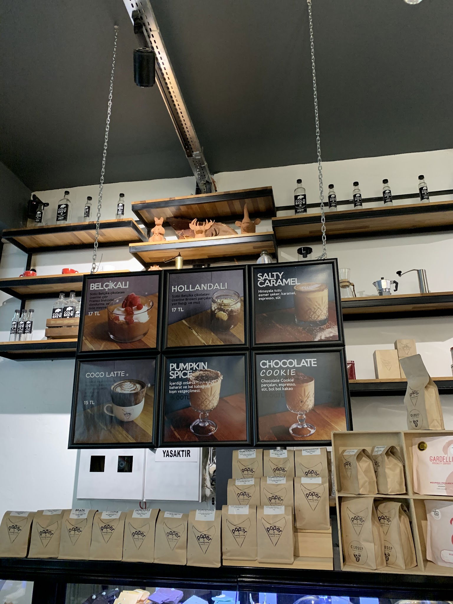 Paper Roasting Coffee & Chocolate - Bestekar