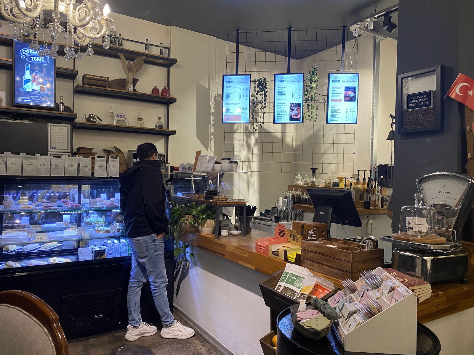 Paper Roasting Coffee & Chocolate - Bestekar