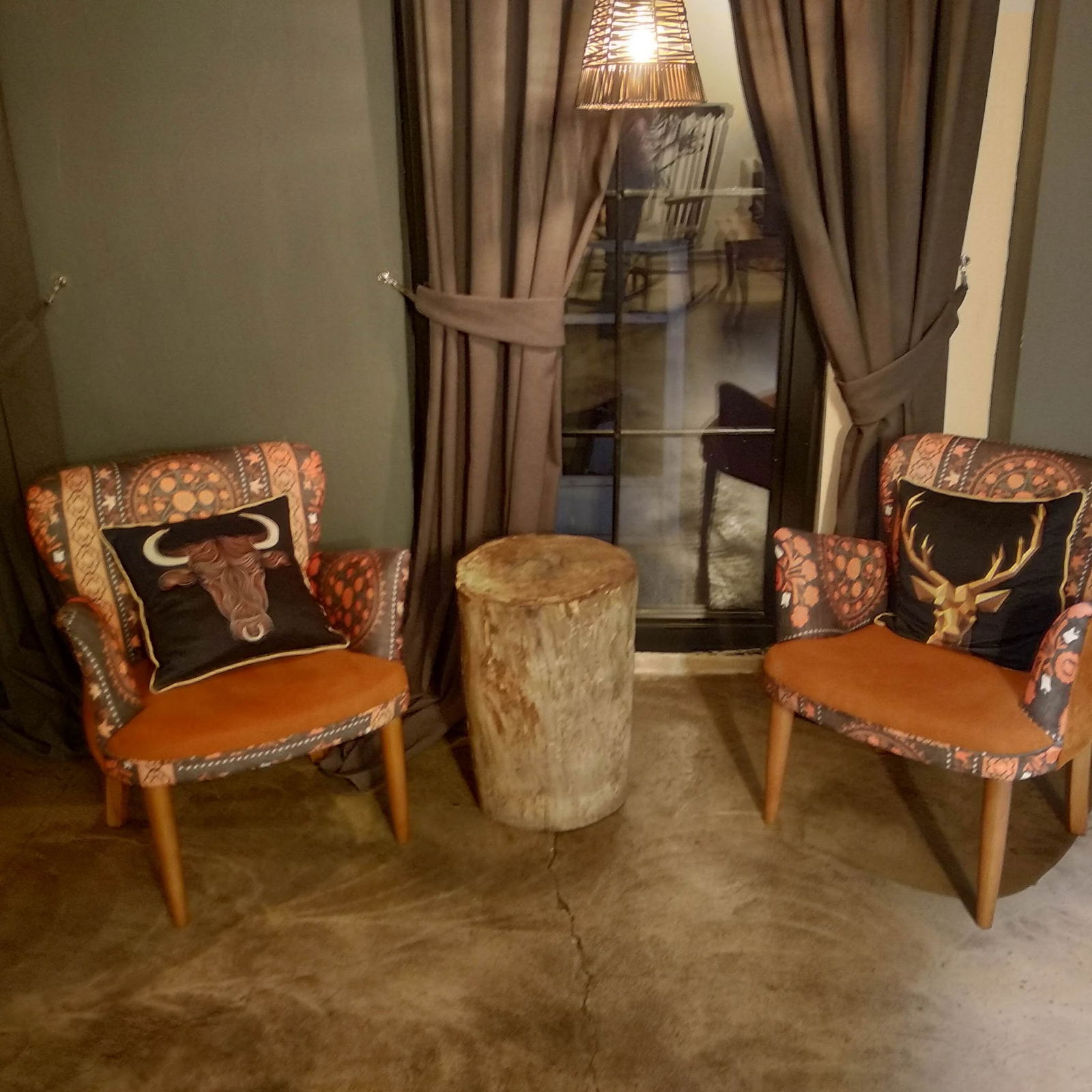 Paper Roasting Coffee & Chocolate - Bestekar