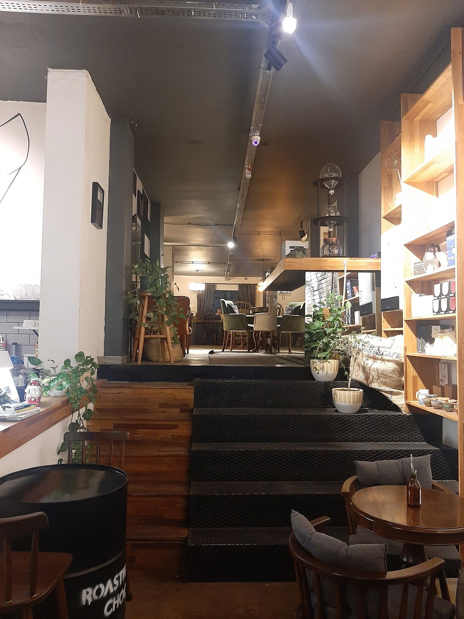 Paper Roasting Coffee & Chocolate - Bestekar