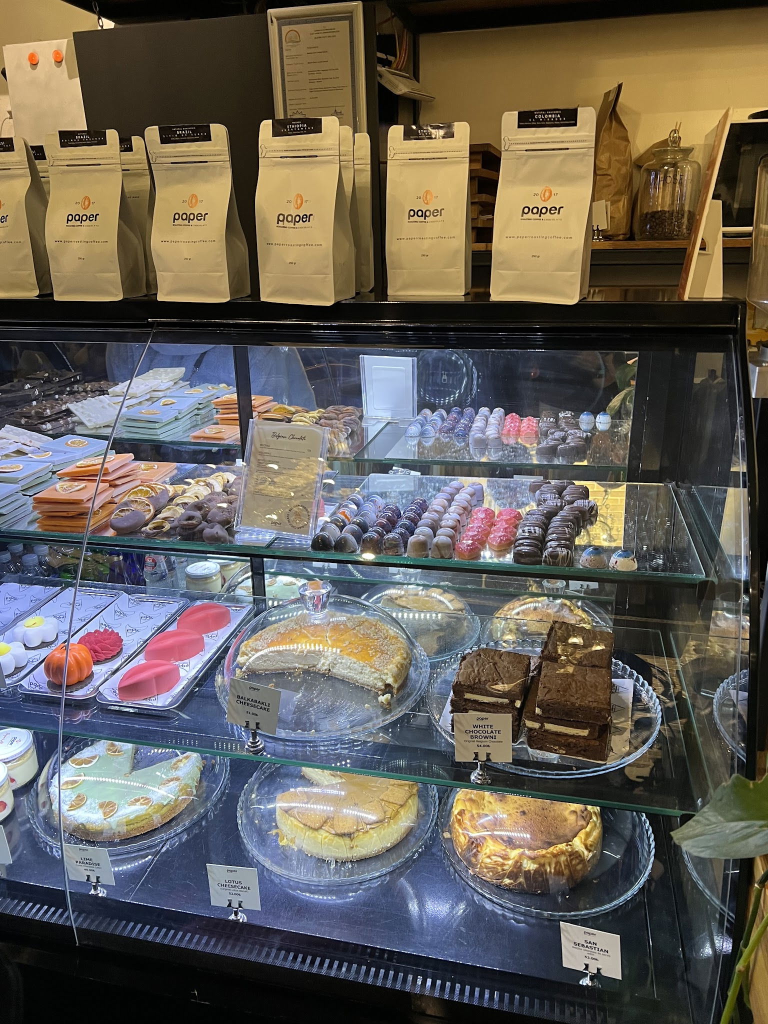 Paper Roasting Coffee & Chocolate - Bestekar