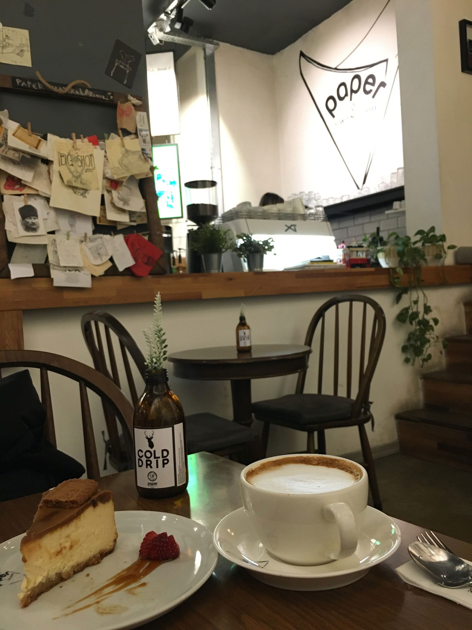 Paper Roasting Coffee & Chocolate - Bestekar