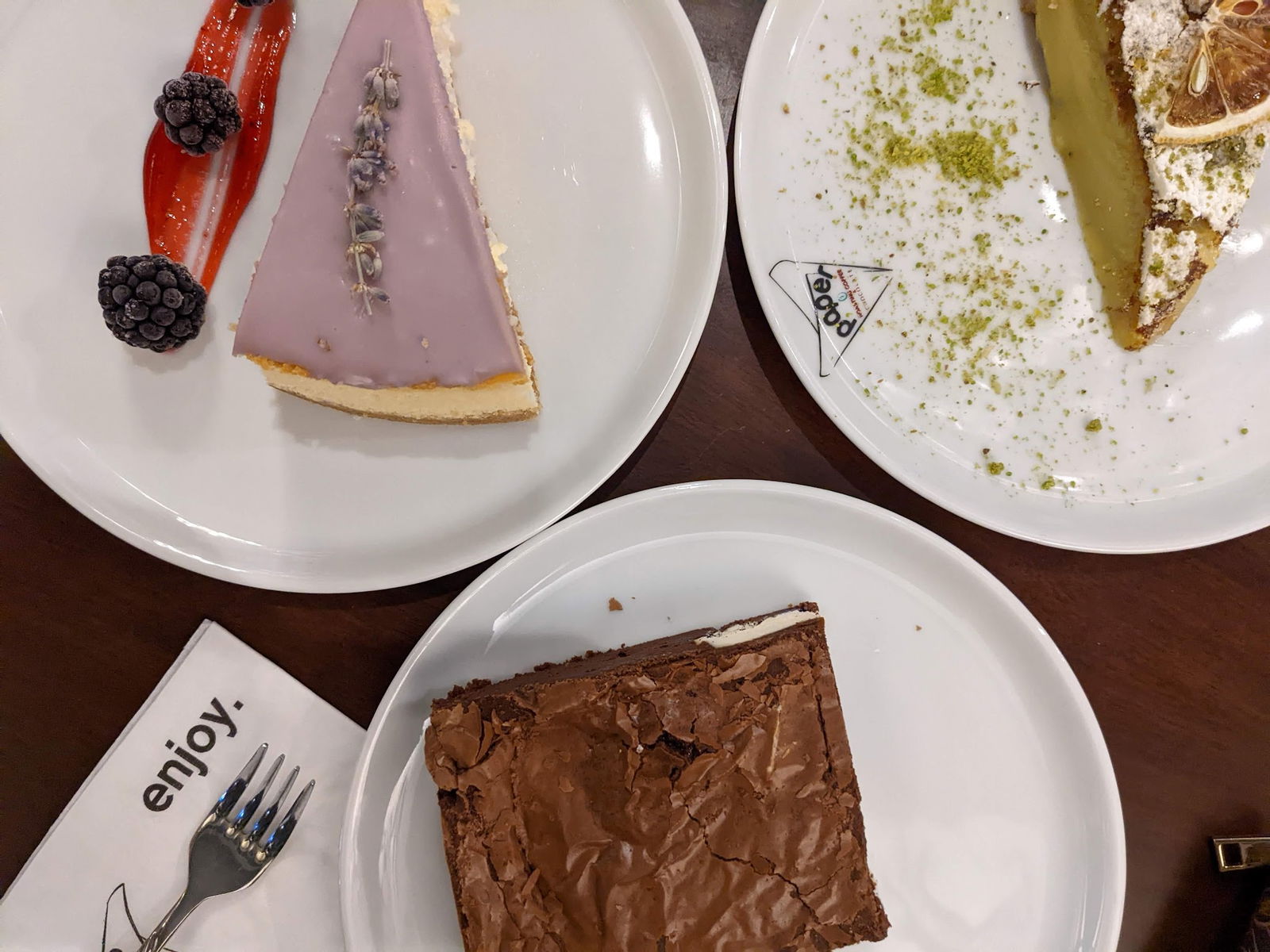 Paper Roasting Coffee & Chocolate - Bestekar