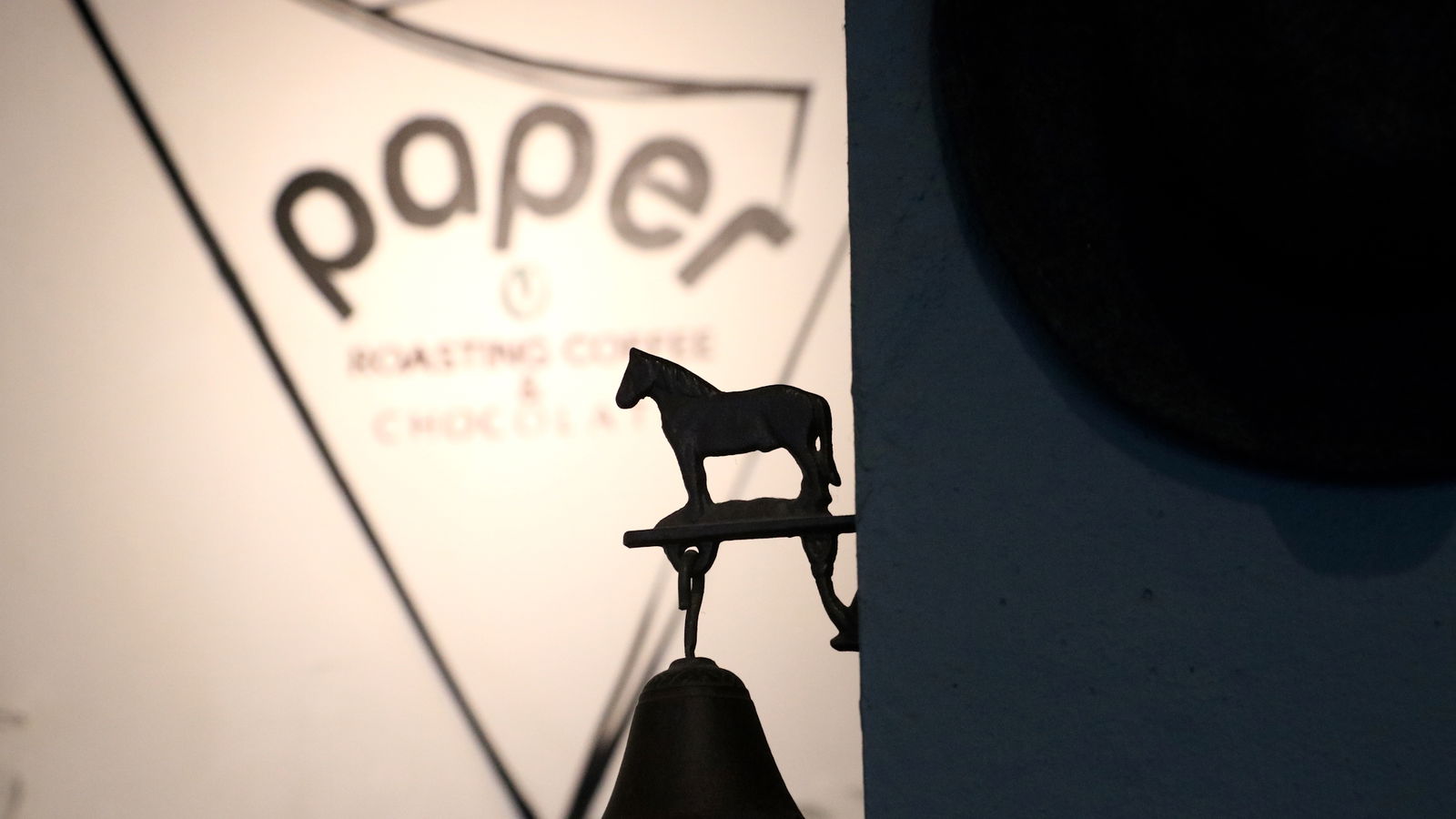 Paper Roasting Coffee & Chocolate - Bestekar