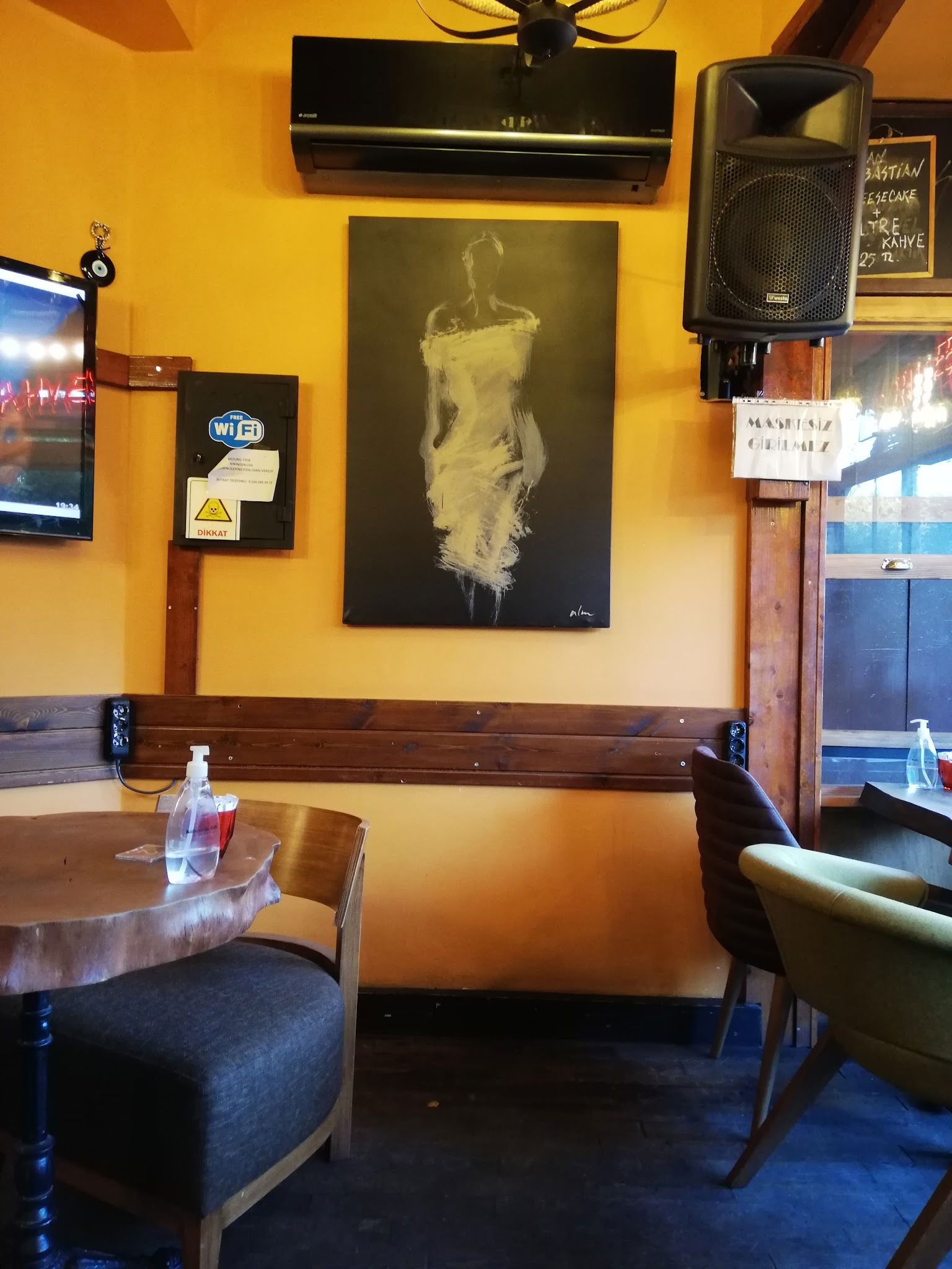 Kahverengi Cafe Çapa