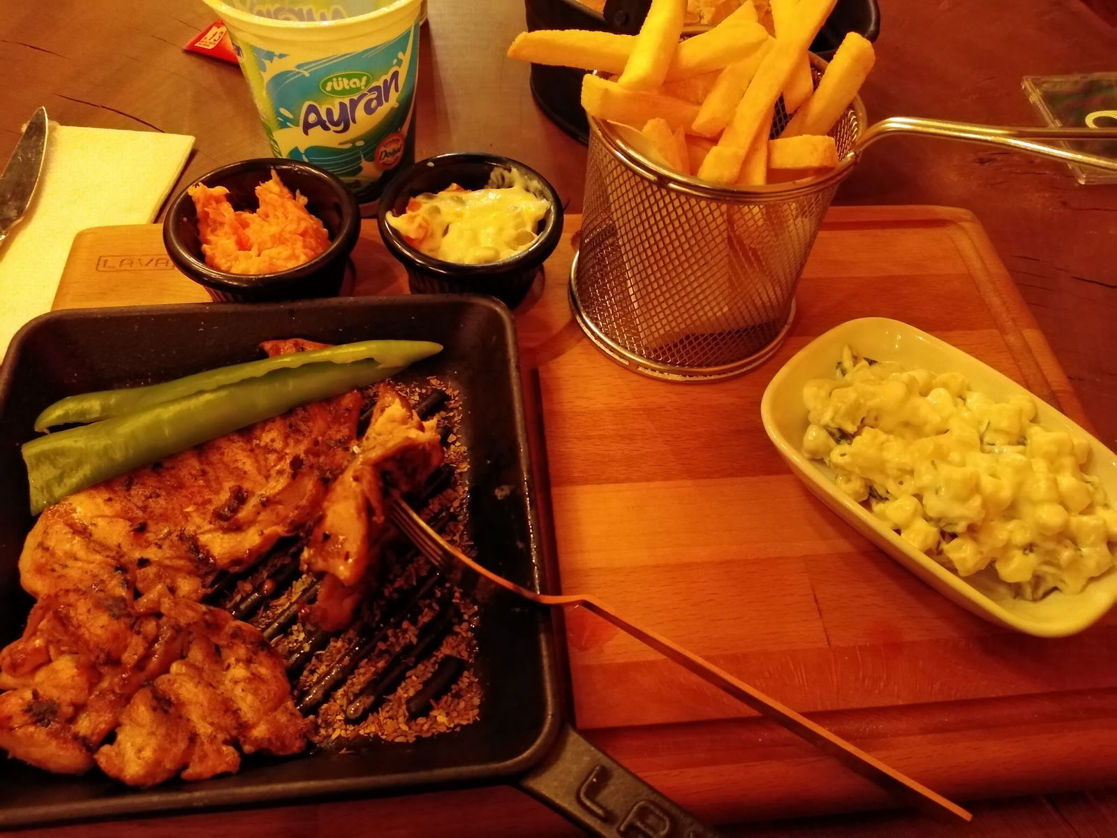 Kahverengi Cafe Çapa