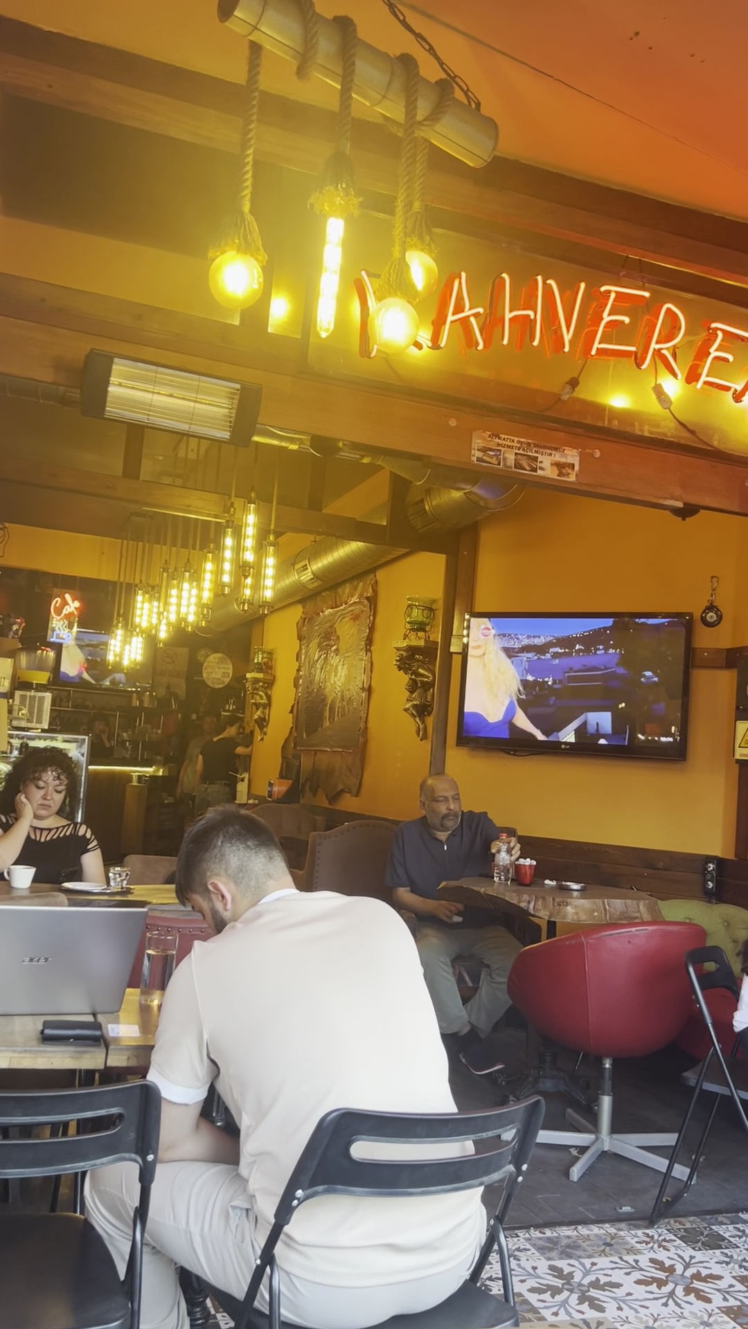 Kahverengi Cafe Çapa