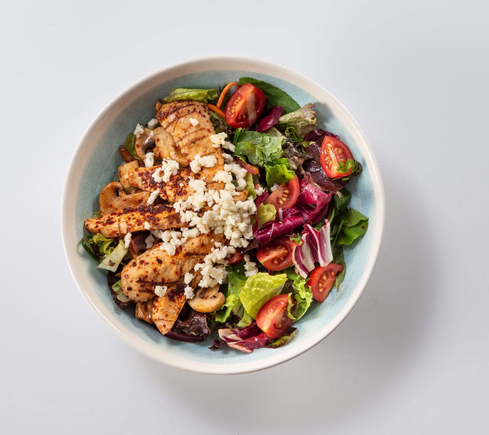 Karamelize Mantarlı Acı Tavuklu Salata