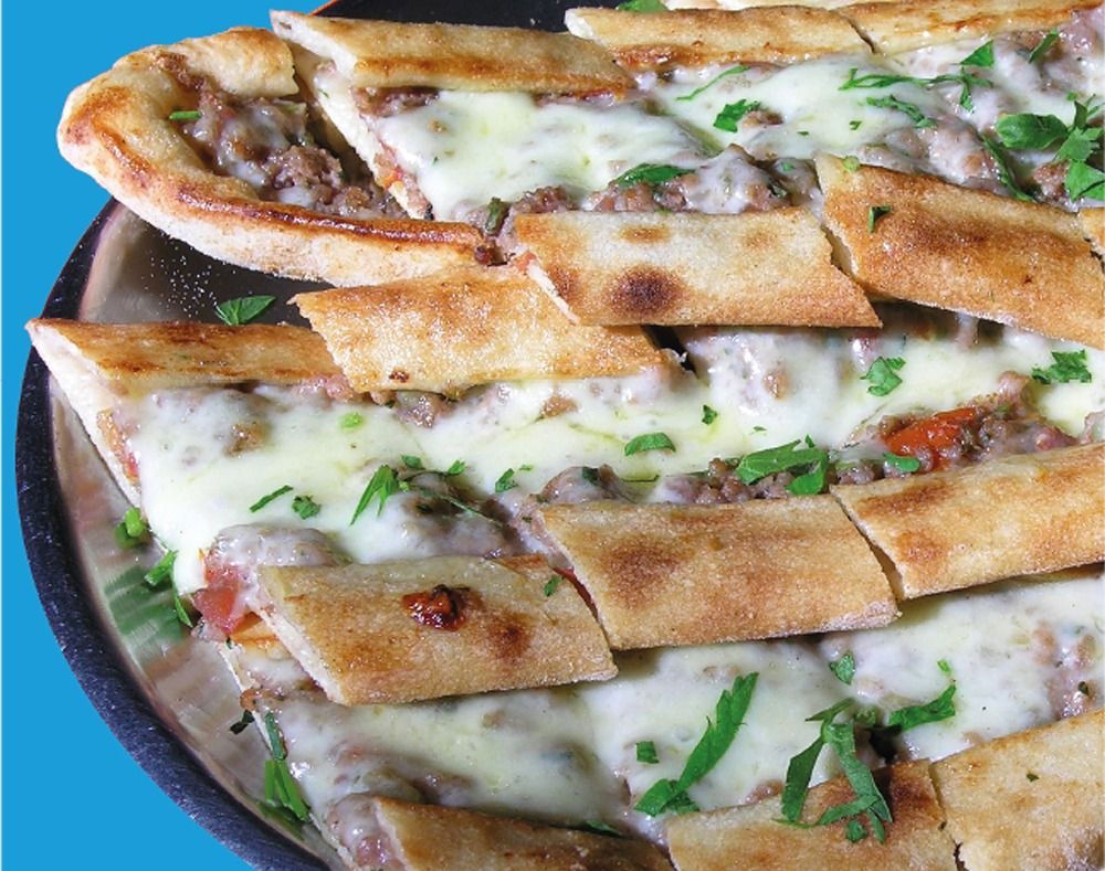 Kıymalı Kaşarlı Pide