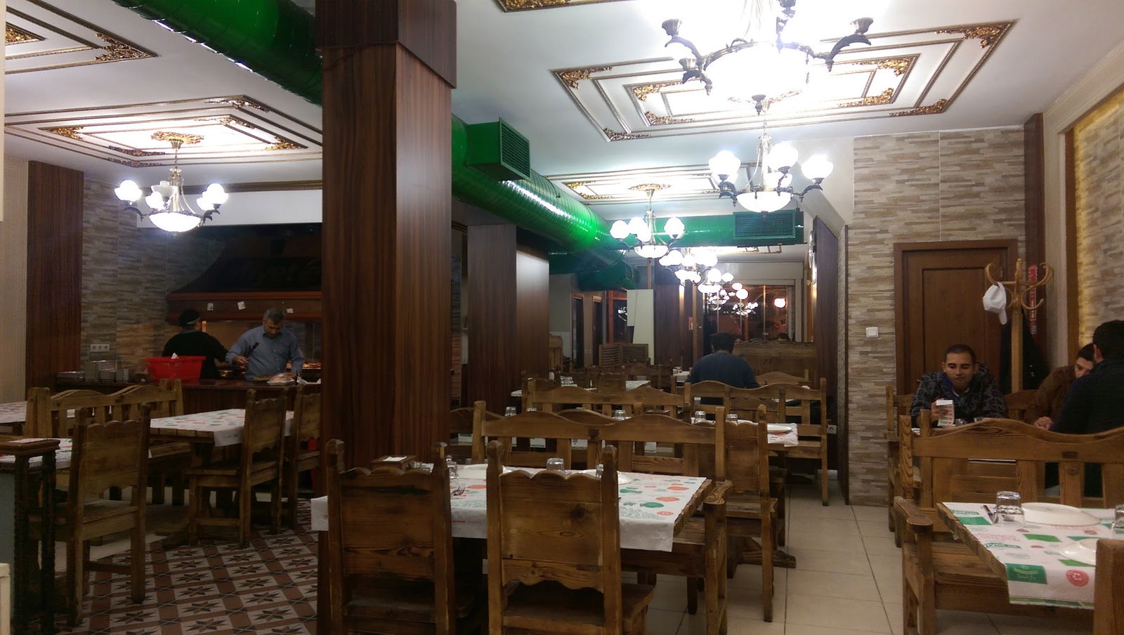 Semiz Et Kağıthane Şubesi Kasap & Izgara Salonları