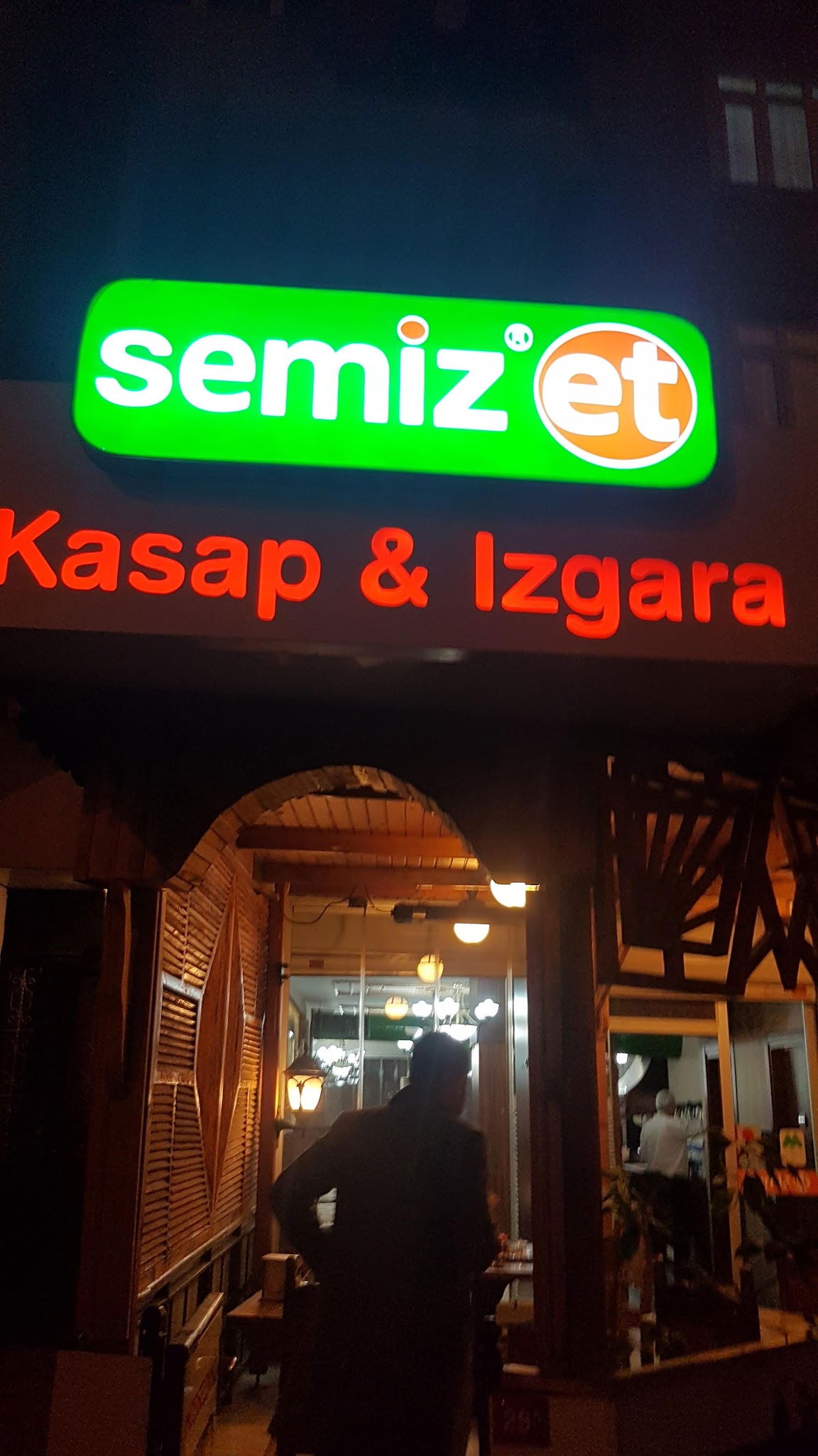 Semiz Et Kağıthane Şubesi Kasap & Izgara Salonları