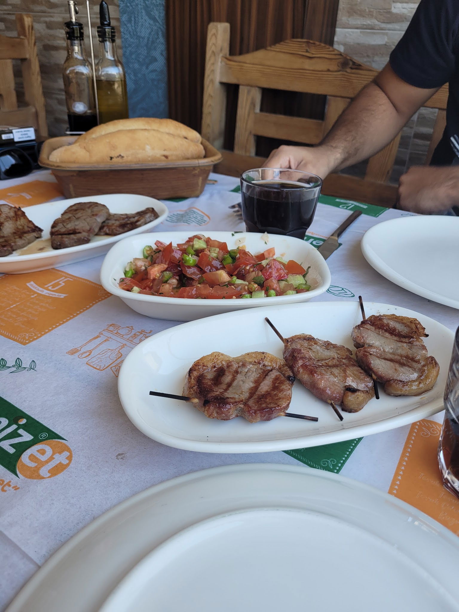 Semiz Et Kağıthane Şubesi Kasap & Izgara Salonları