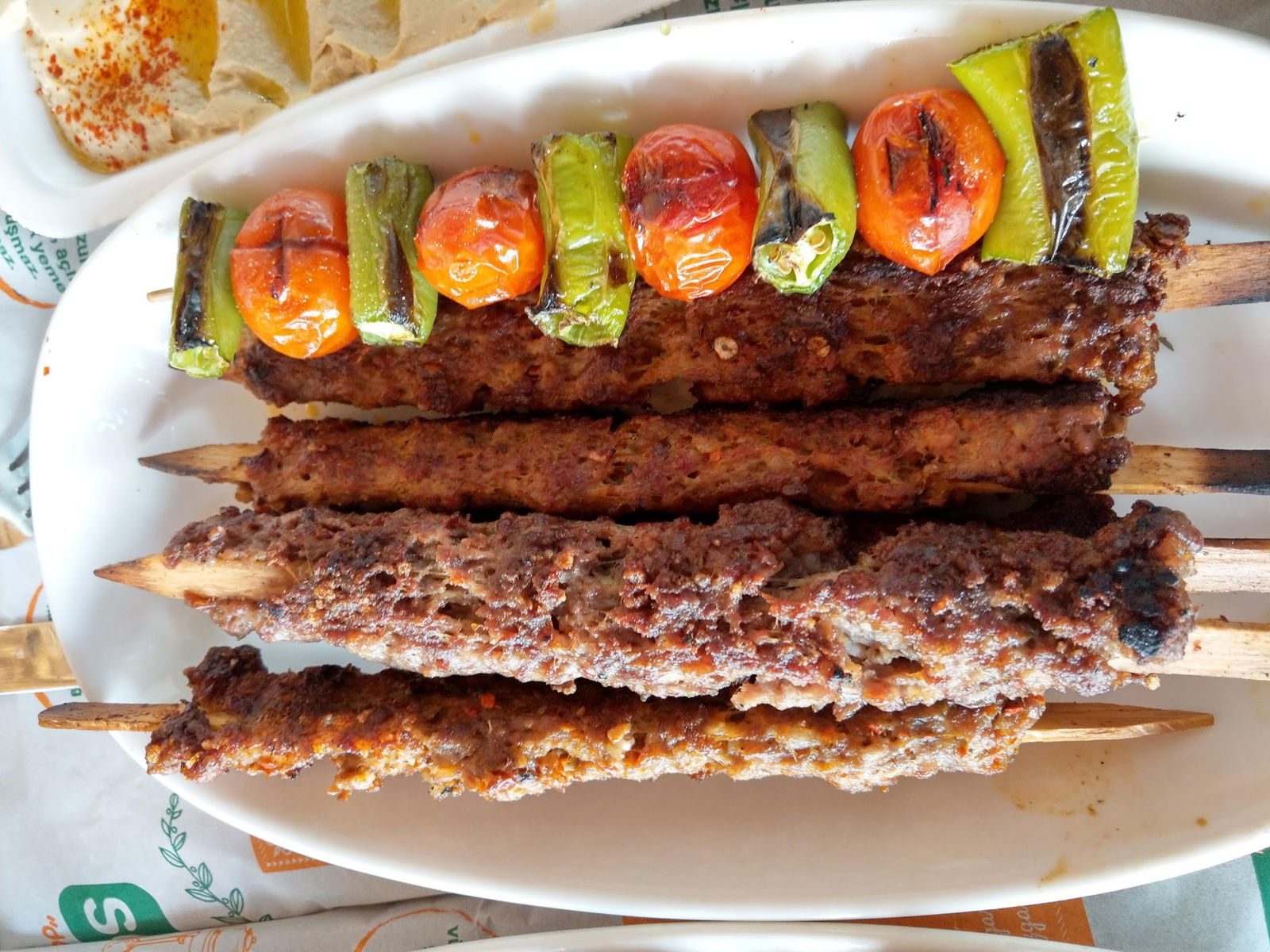 Semiz Et Kağıthane Şubesi Kasap & Izgara Salonları