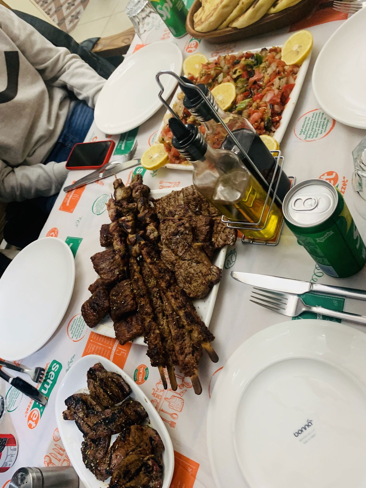 Semiz Et Kağıthane Şubesi Kasap & Izgara Salonları