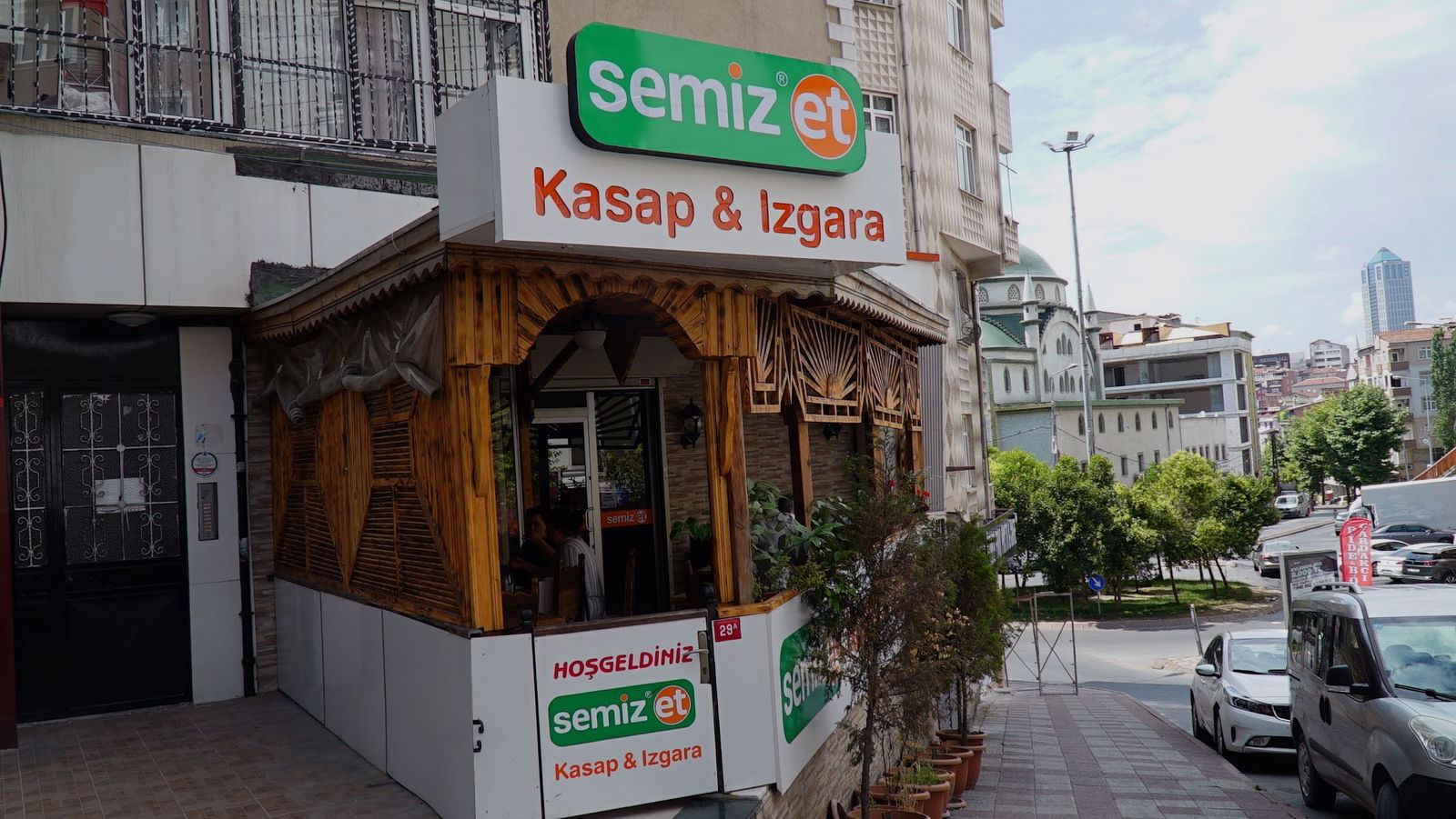 Semiz Et Kağıthane Şubesi Kasap & Izgara Salonları