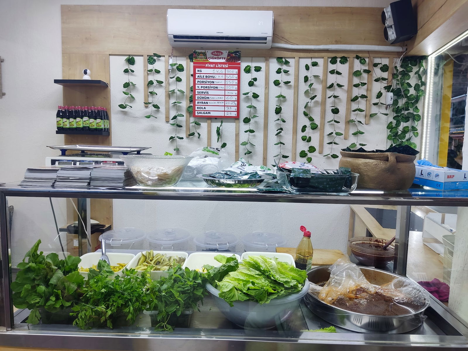 Elezz Çiğ Köfte Menemen